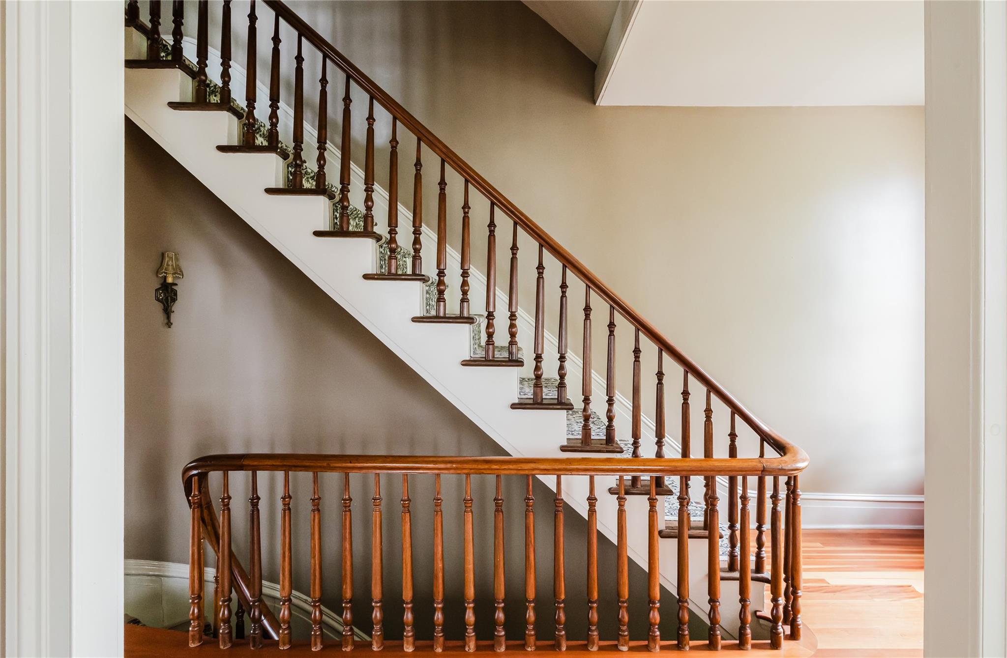 1 E Court Street, Hudson, NY 12534