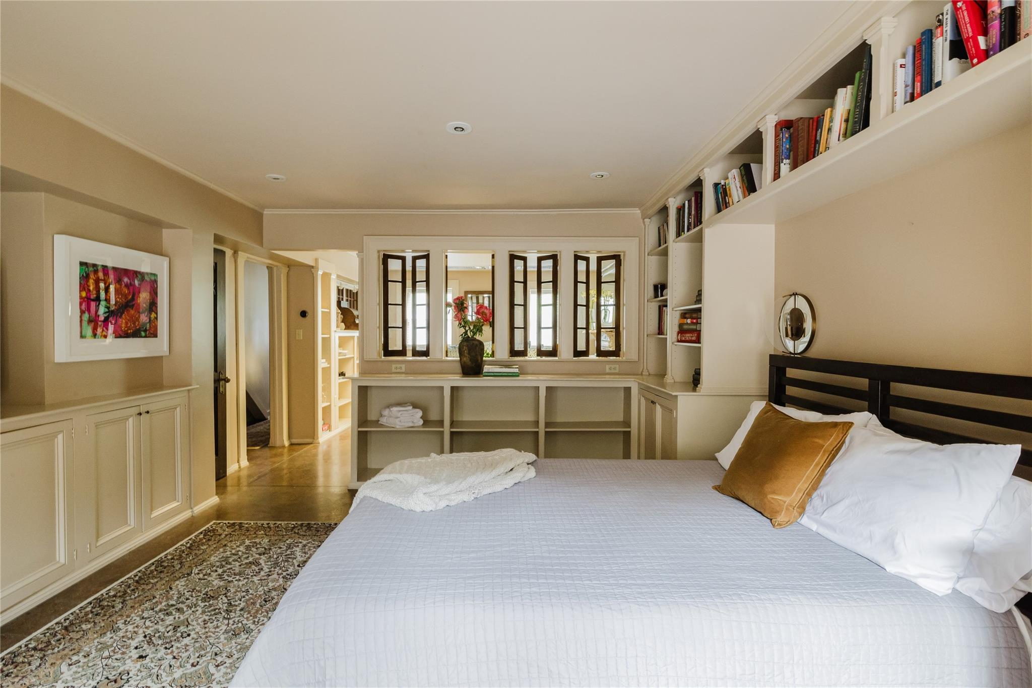 1 E Court Street, Hudson, NY 12534