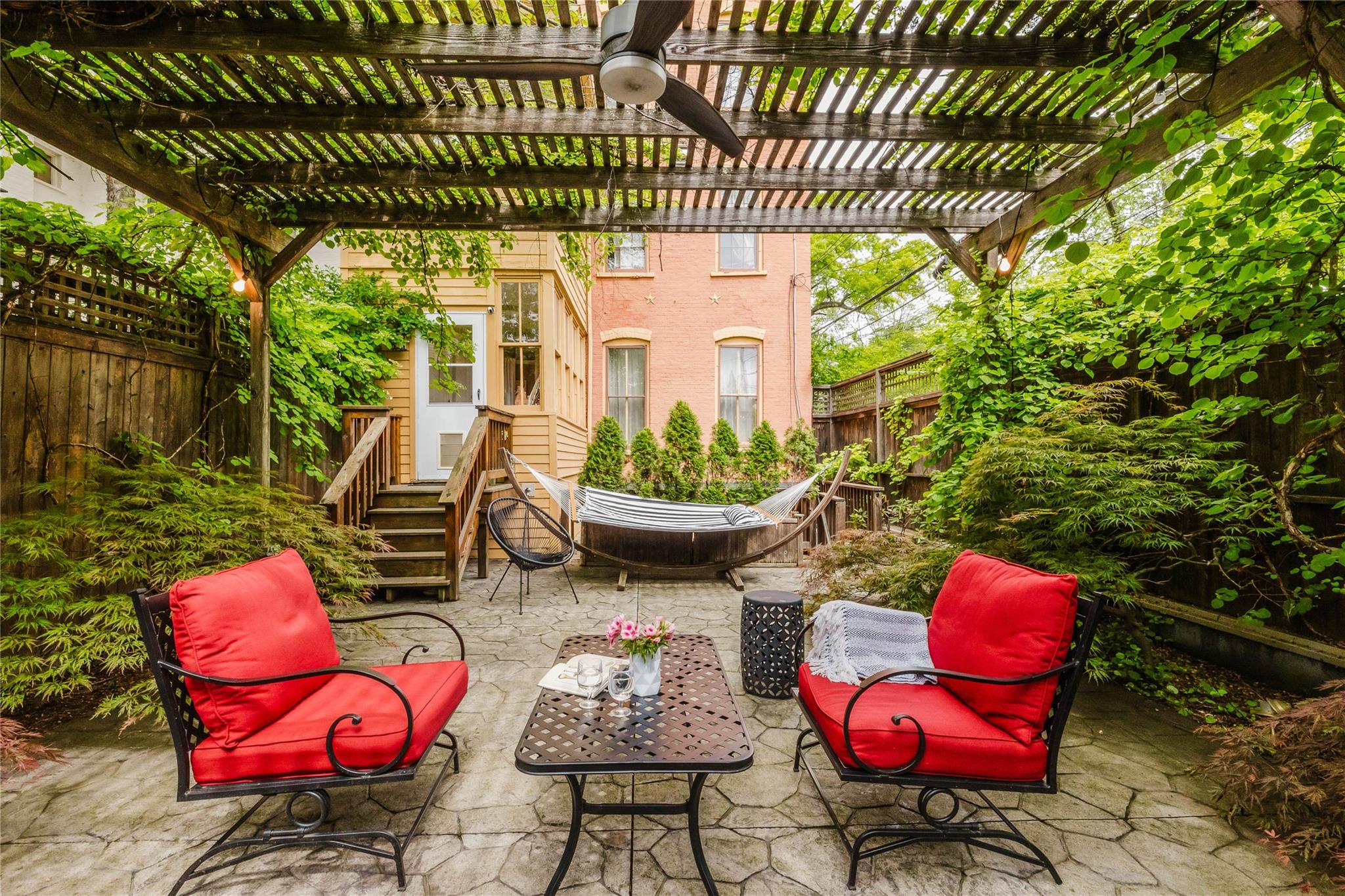 1 E Court Street, Hudson, NY 12534