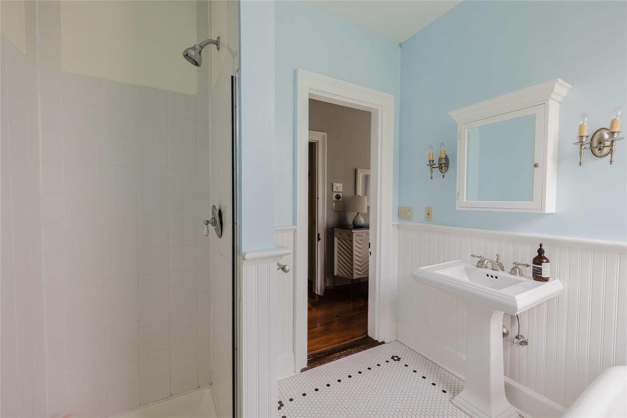 1 E Court Street, Hudson, NY 12534