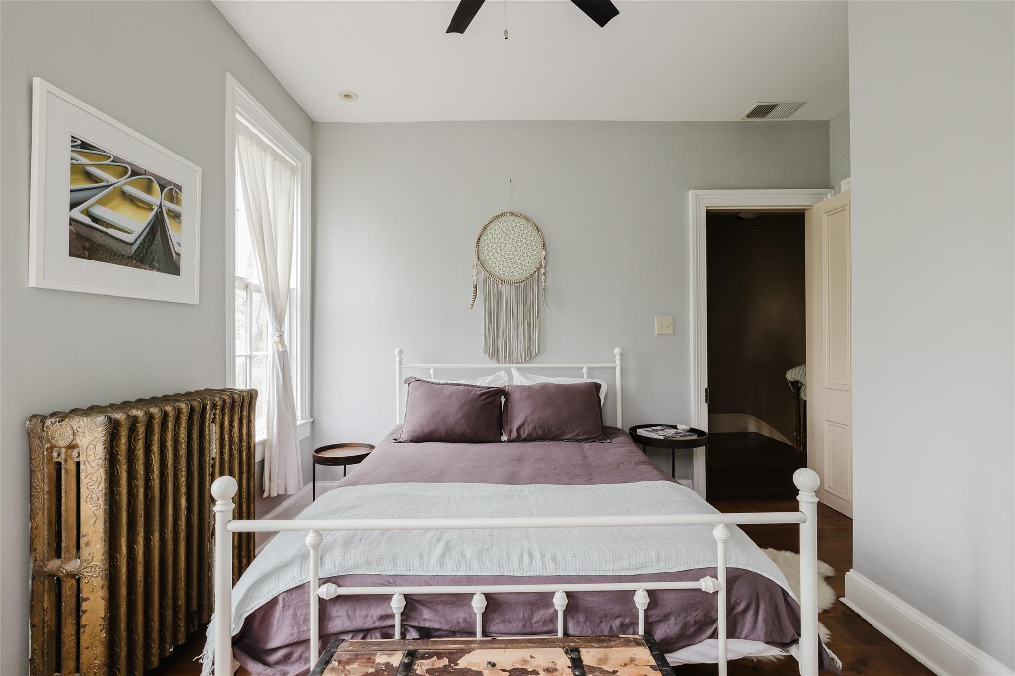 1 E Court Street, Hudson, NY 12534