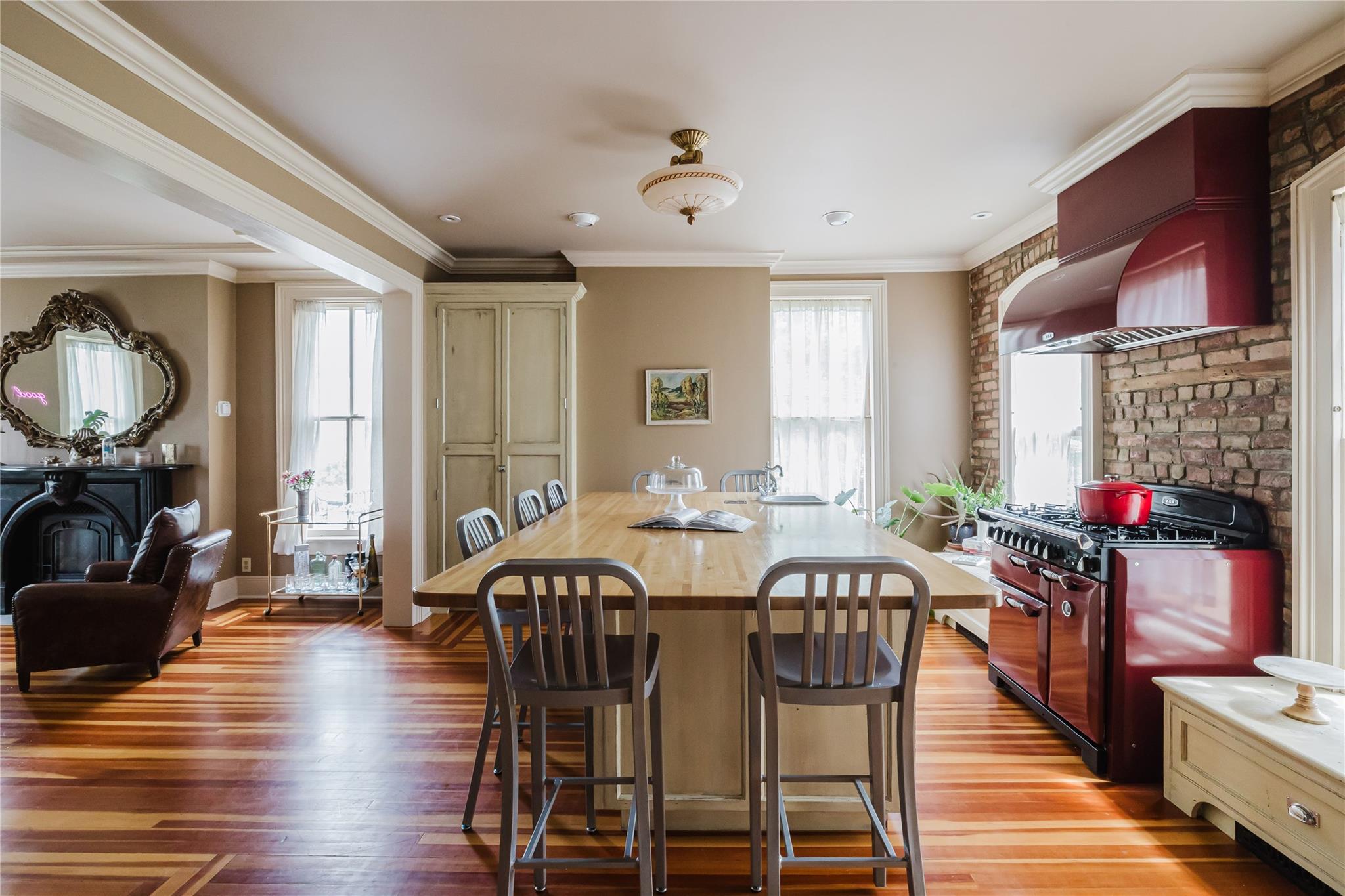 1 E Court Street, Hudson, NY 12534