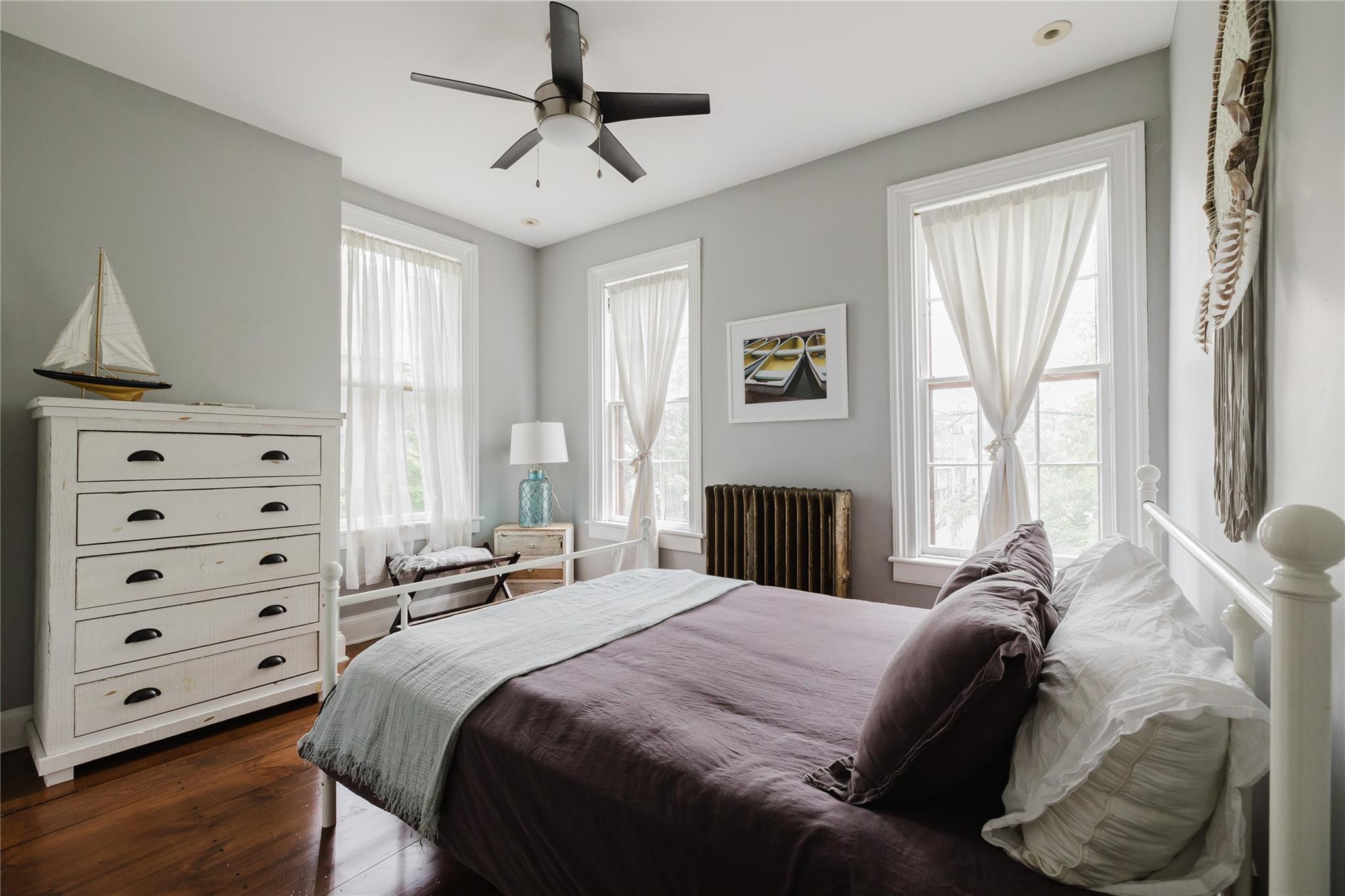 1 E Court Street, Hudson, NY 12534