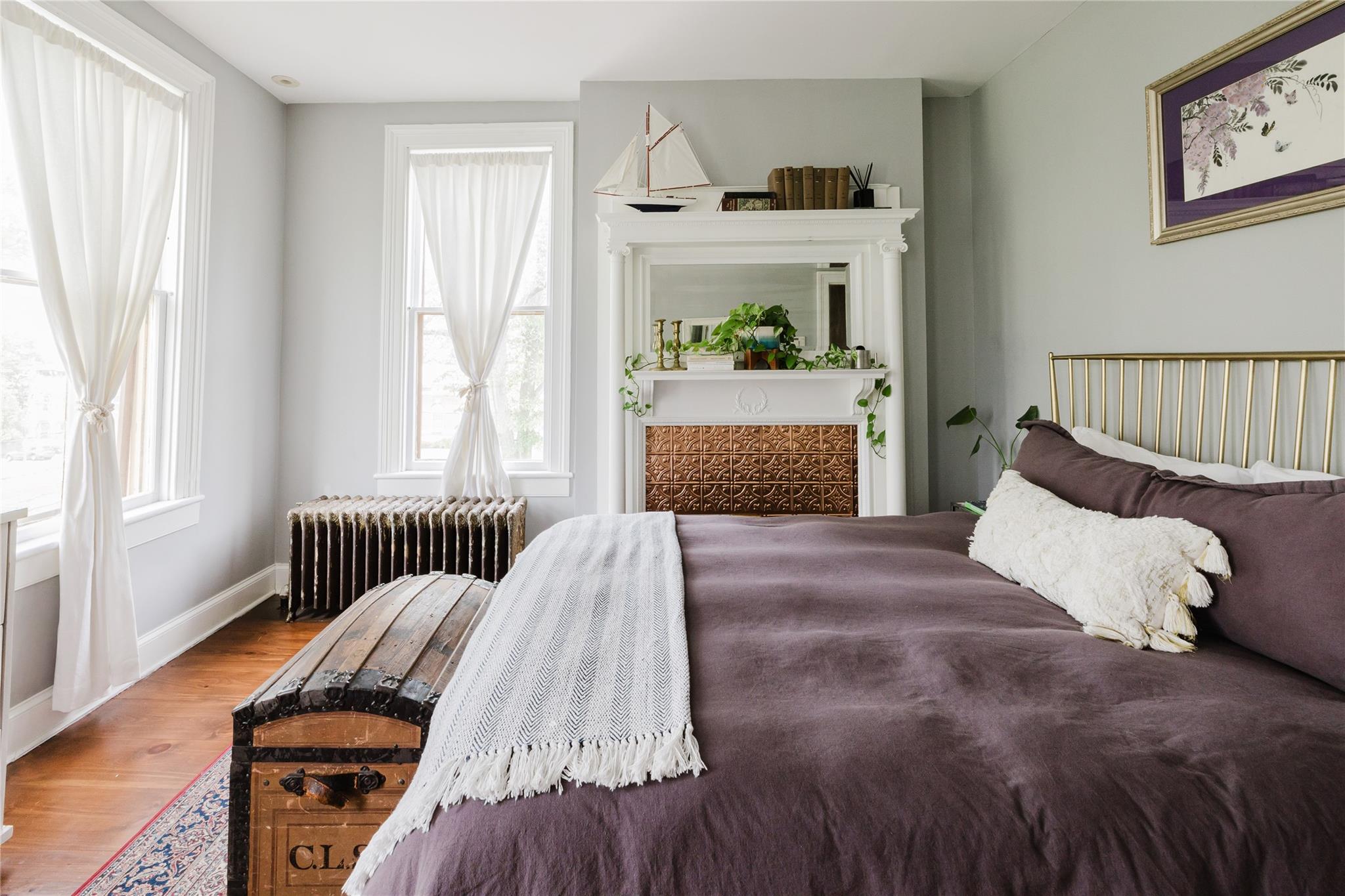 1 E Court Street, Hudson, NY 12534