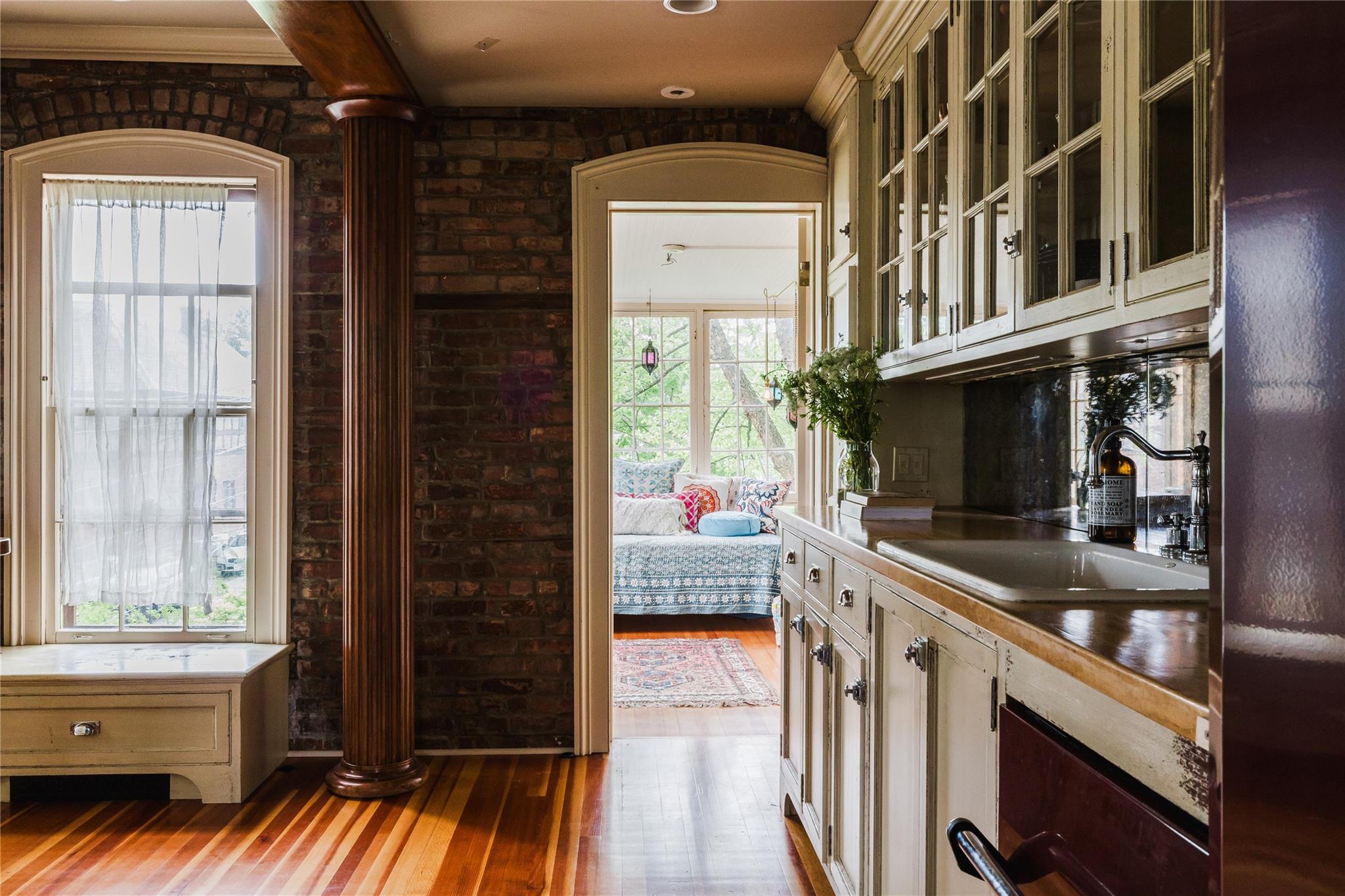 1 E Court Street, Hudson, NY 12534