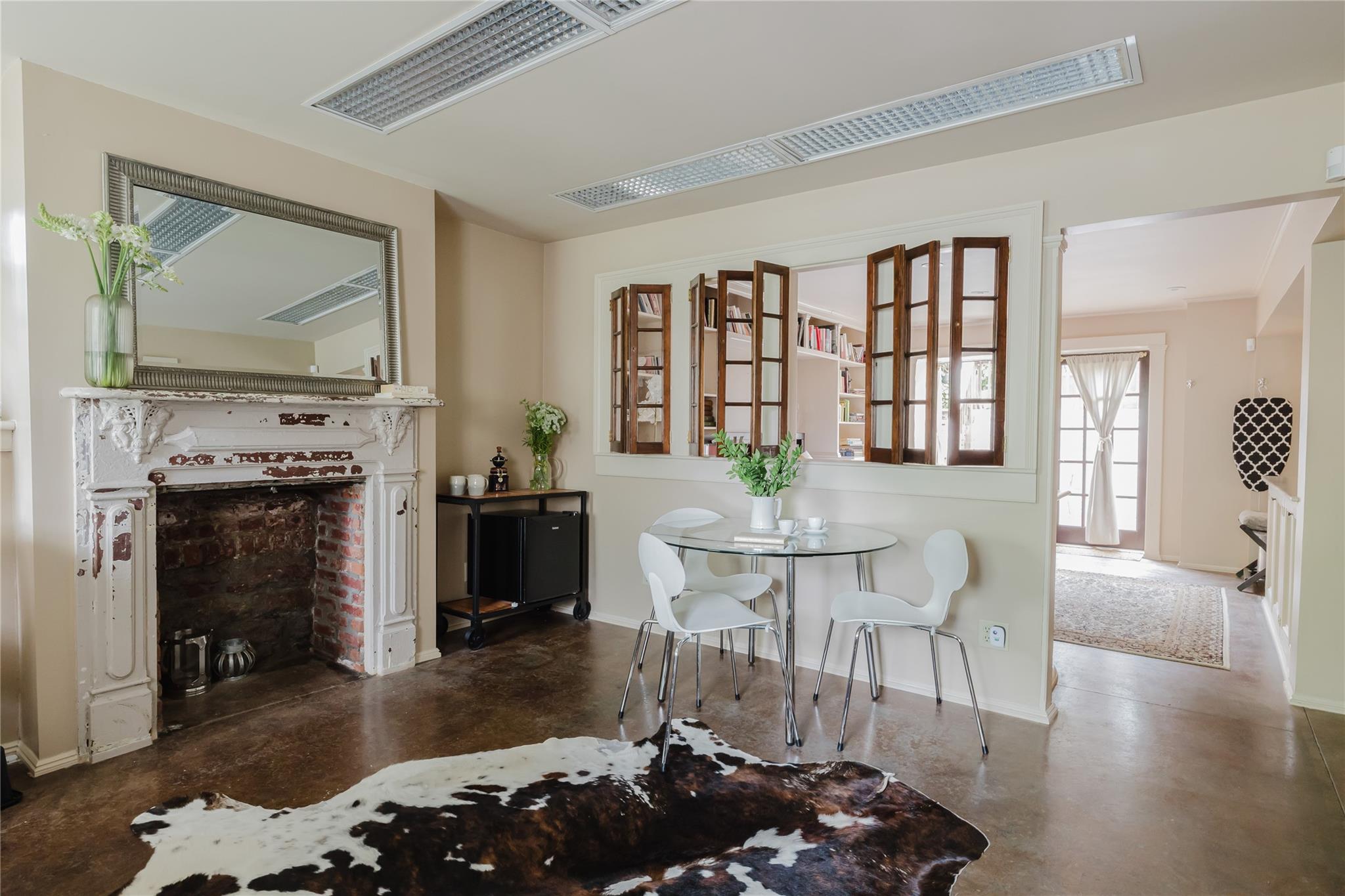 1 E Court Street, Hudson, NY 12534