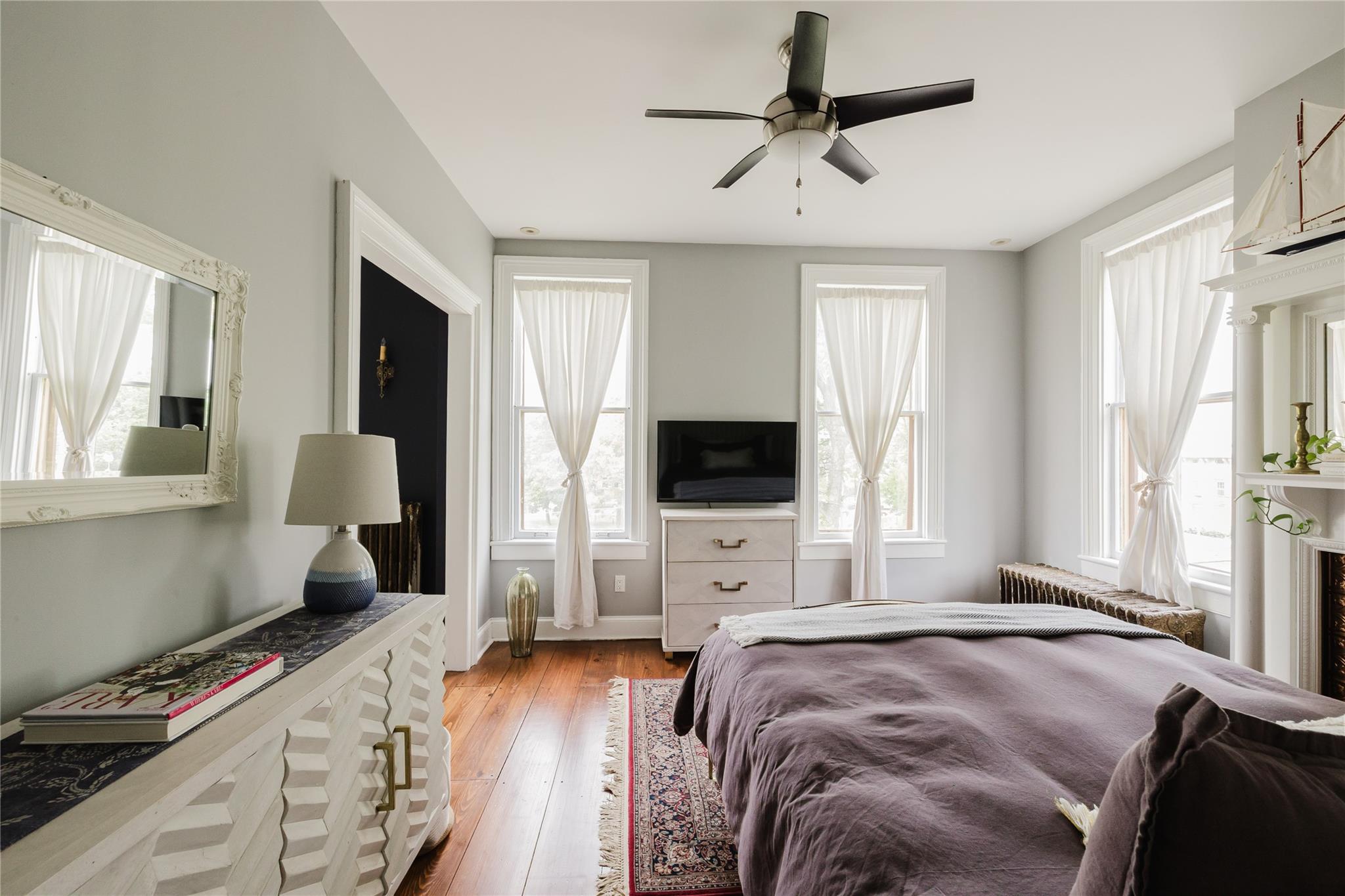 1 E Court Street, Hudson, NY 12534