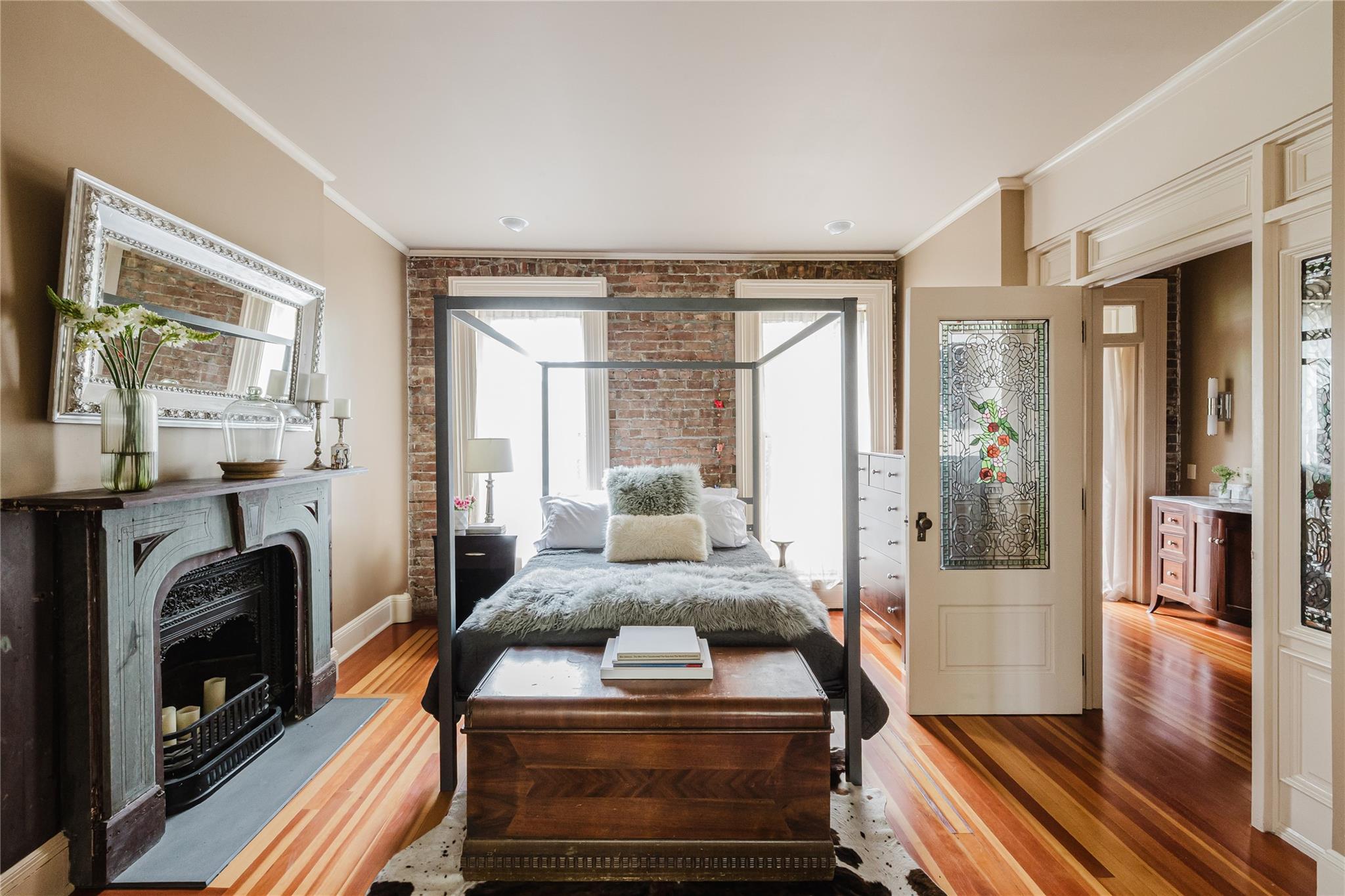 1 E Court Street, Hudson, NY 12534