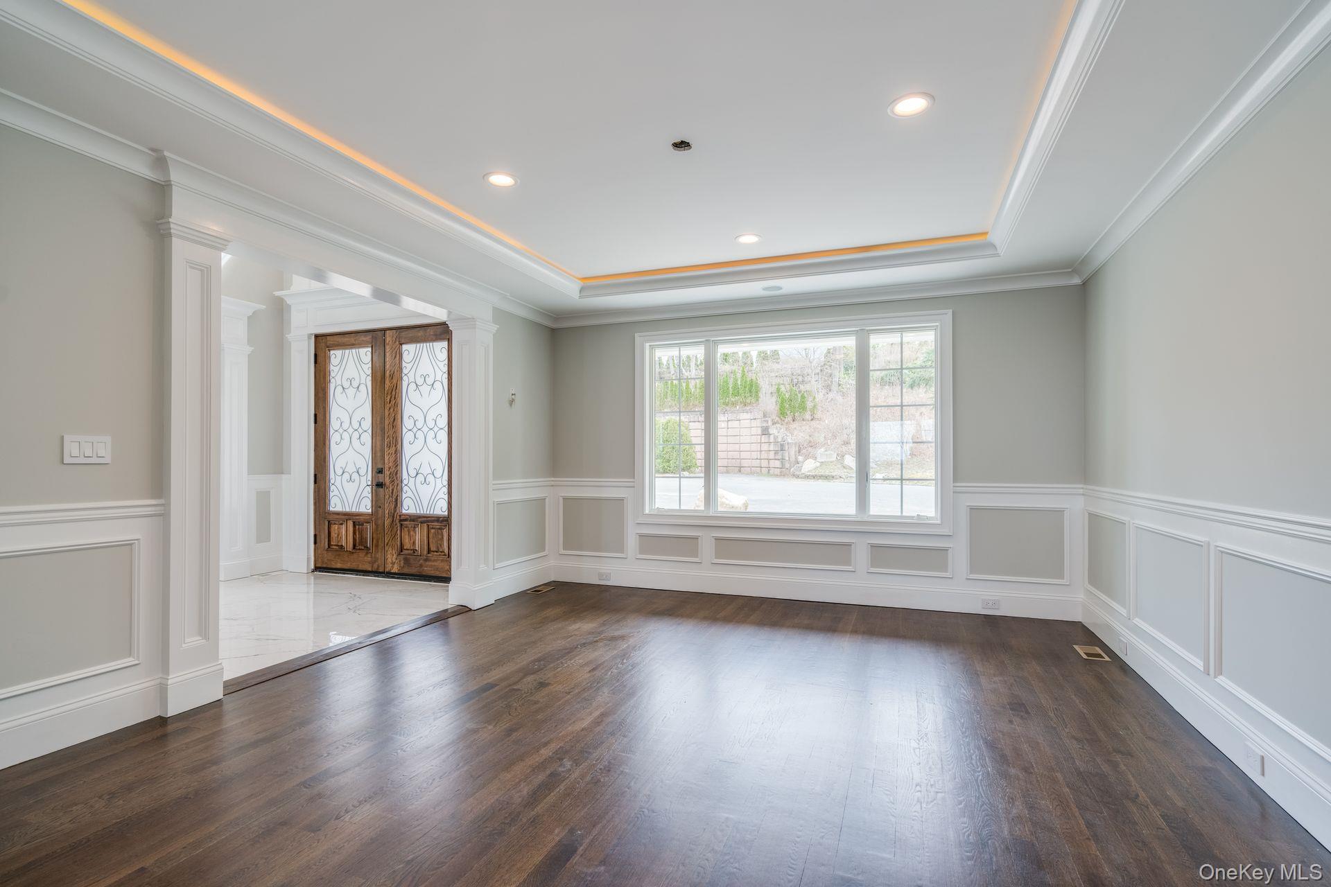 12 Barbara Lane, Glen Cove, NY 11542