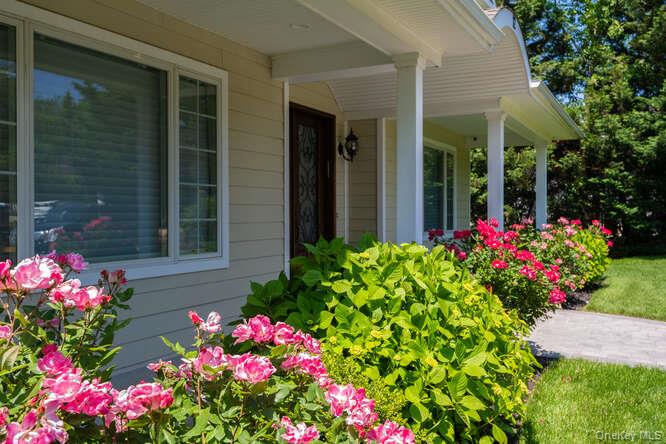 12 Barbara Lane, Glen Cove, NY 11542