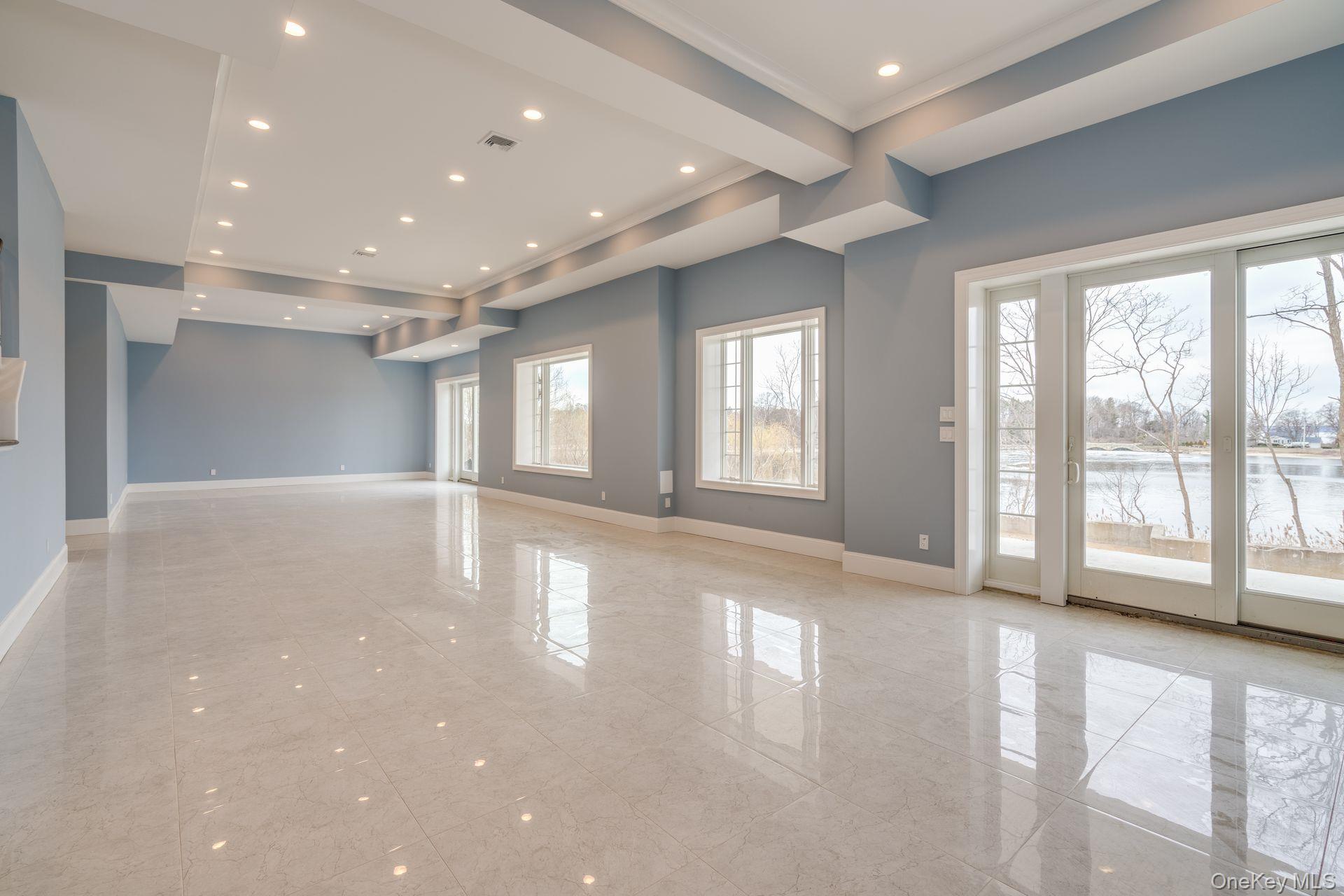 12 Barbara Lane, Glen Cove, NY 11542