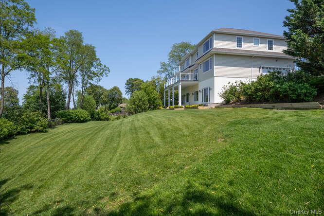 12 Barbara Lane, Glen Cove, NY 11542