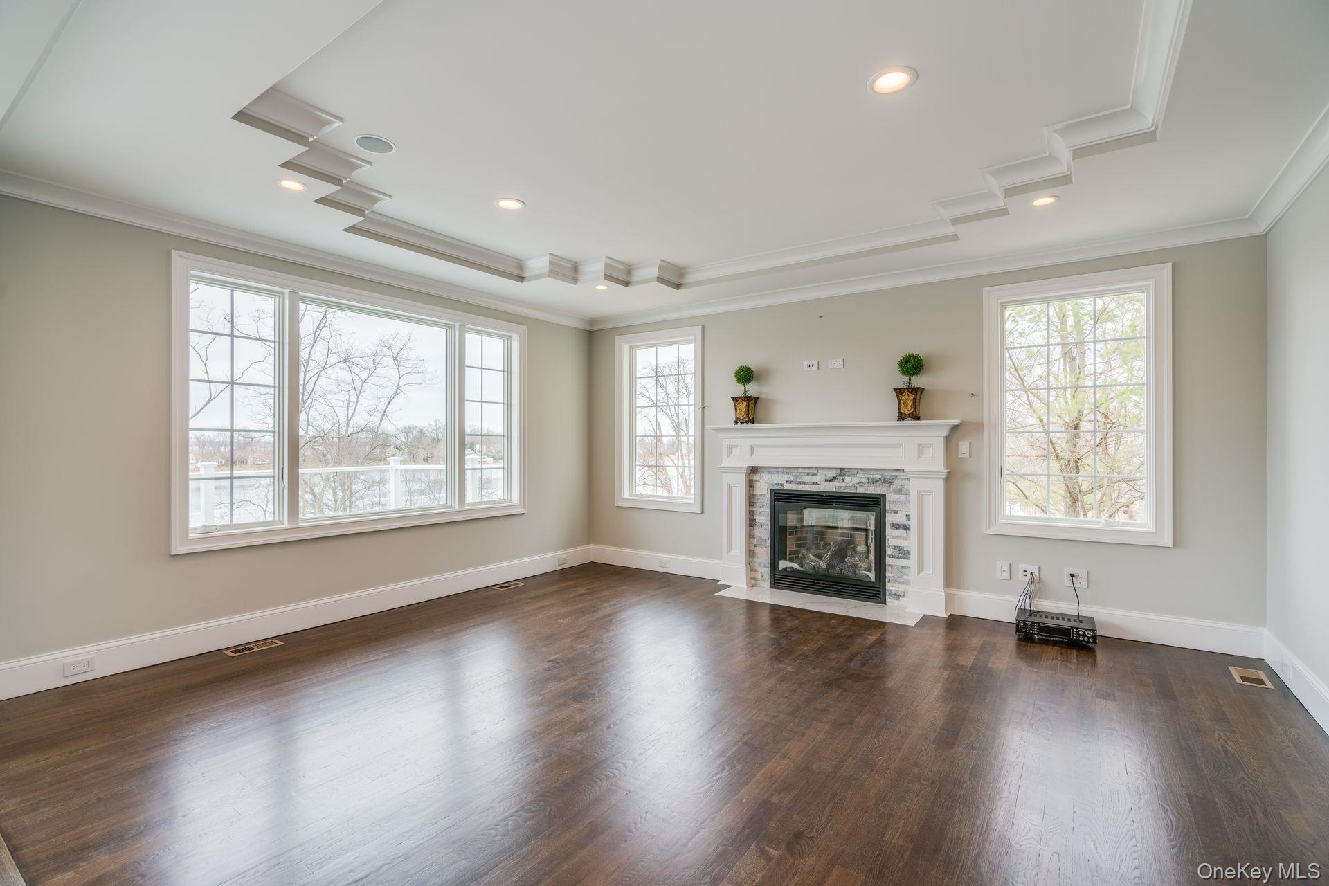 12 Barbara Lane, Glen Cove, NY 11542