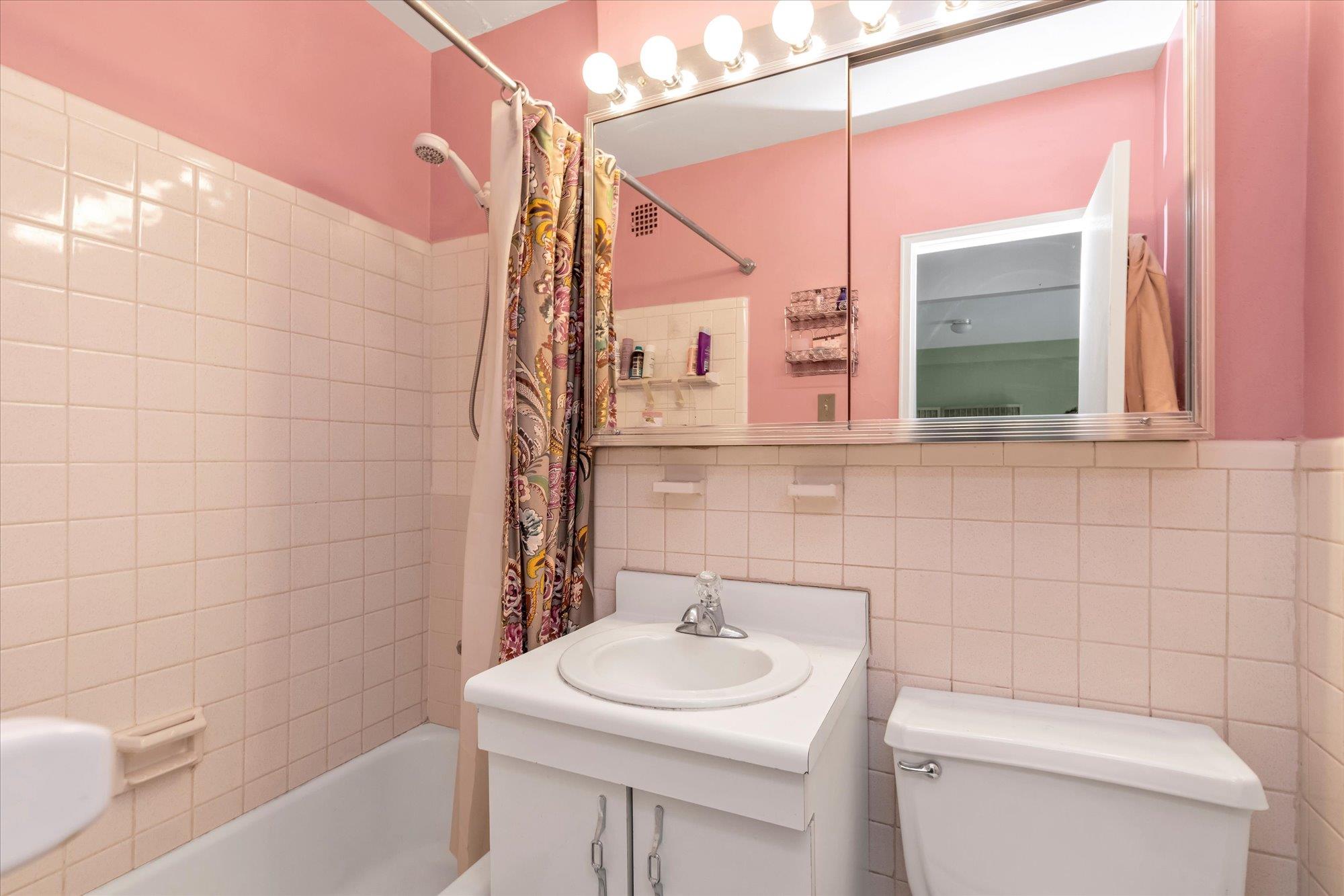 23-45 Bell Boulevard # 4K, Bayside, NY 11360