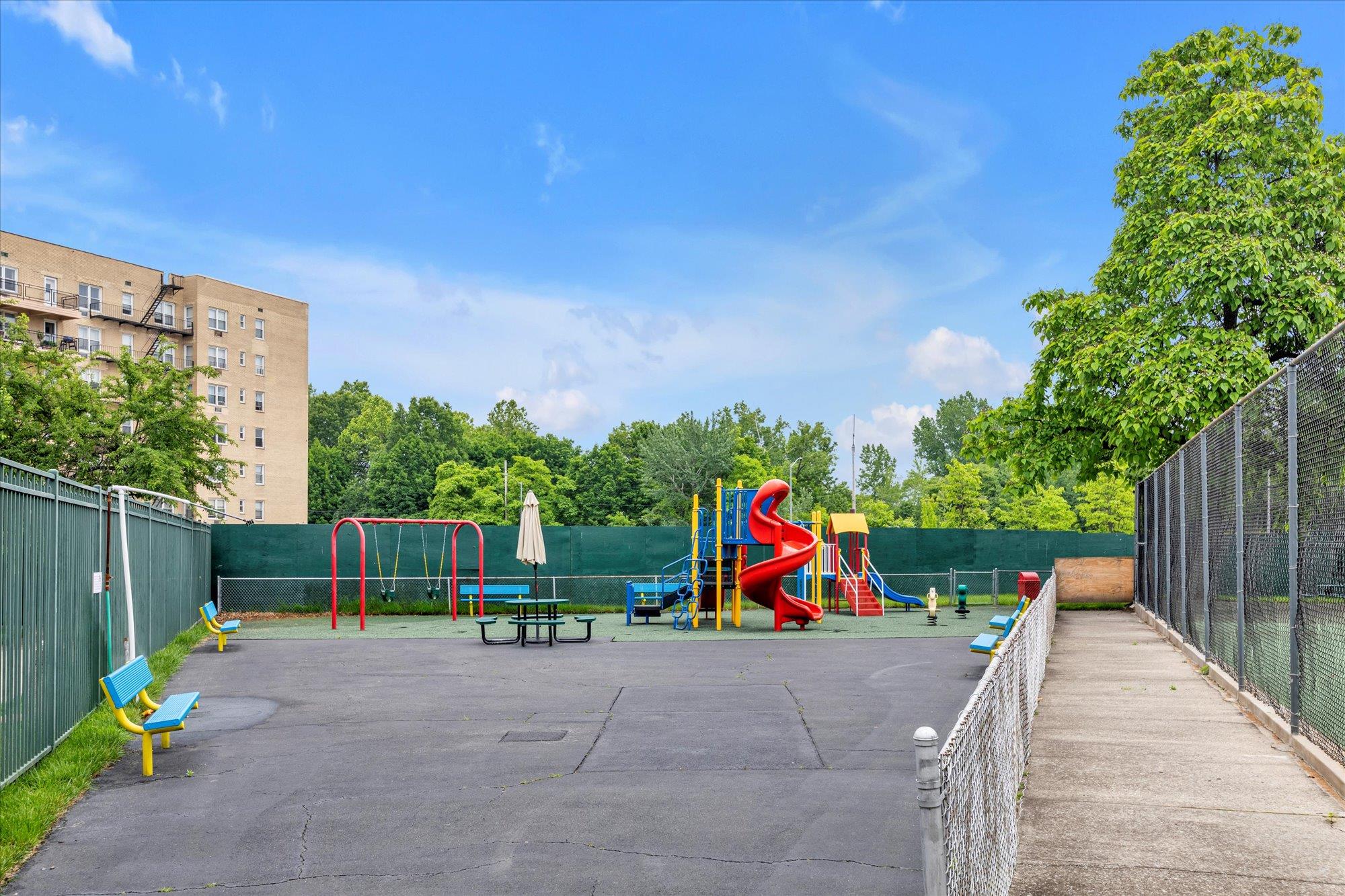 23-45 Bell Boulevard # 4K, Bayside, NY 11360