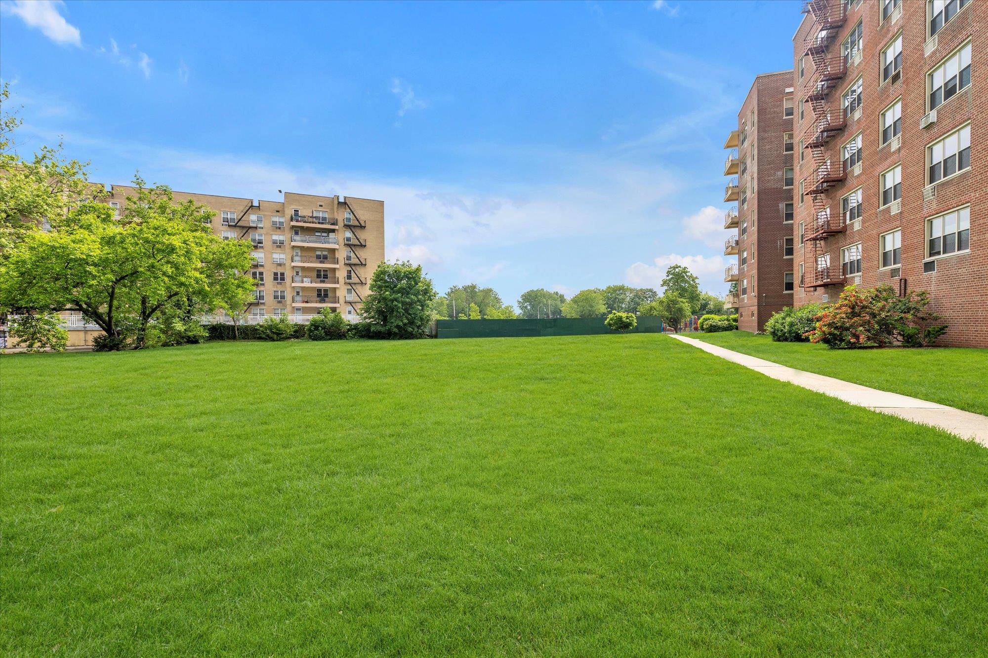 23-45 Bell Boulevard # 4K, Bayside, NY 11360