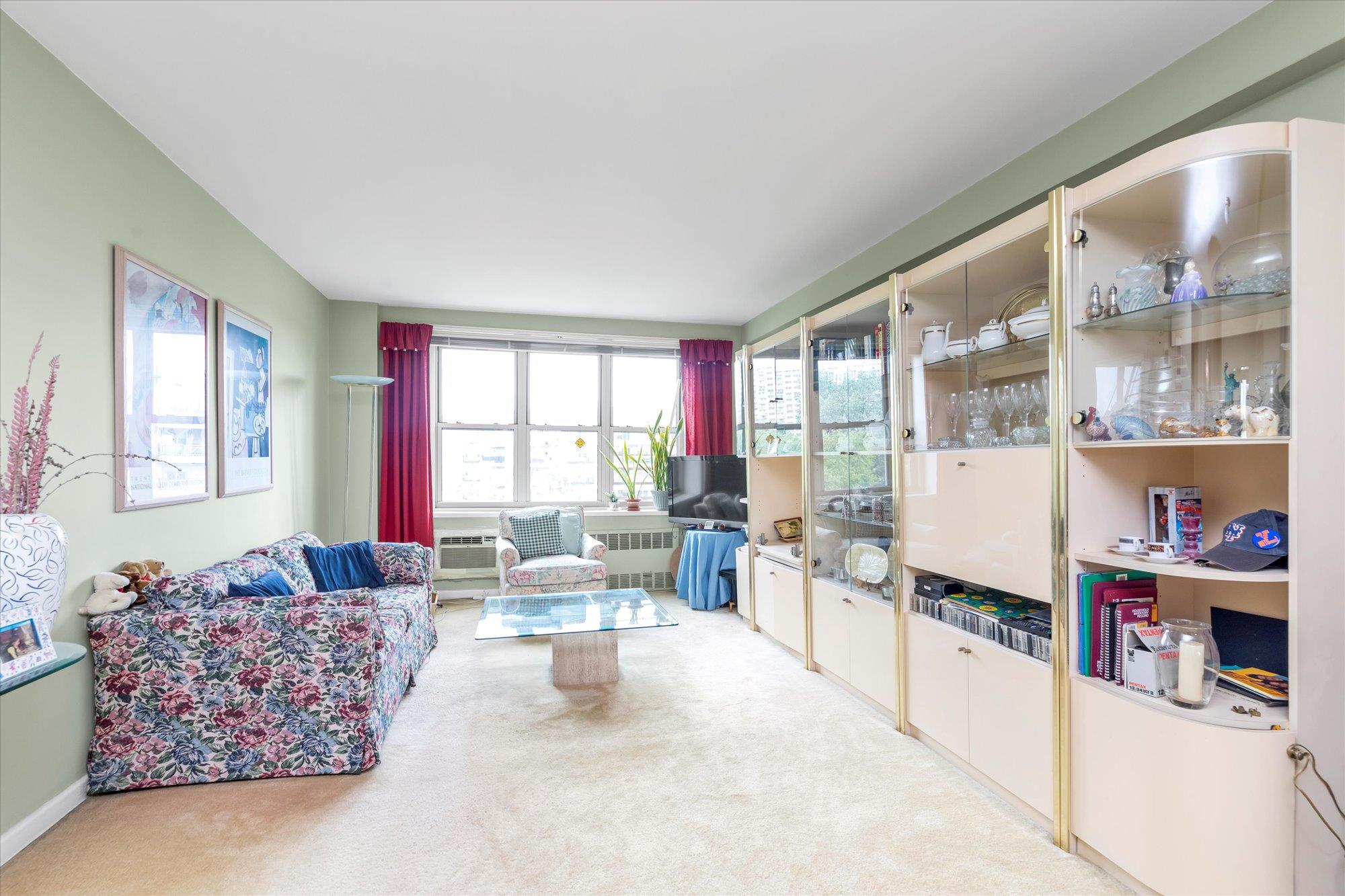 23-45 Bell Boulevard # 4K, Bayside, NY 11360