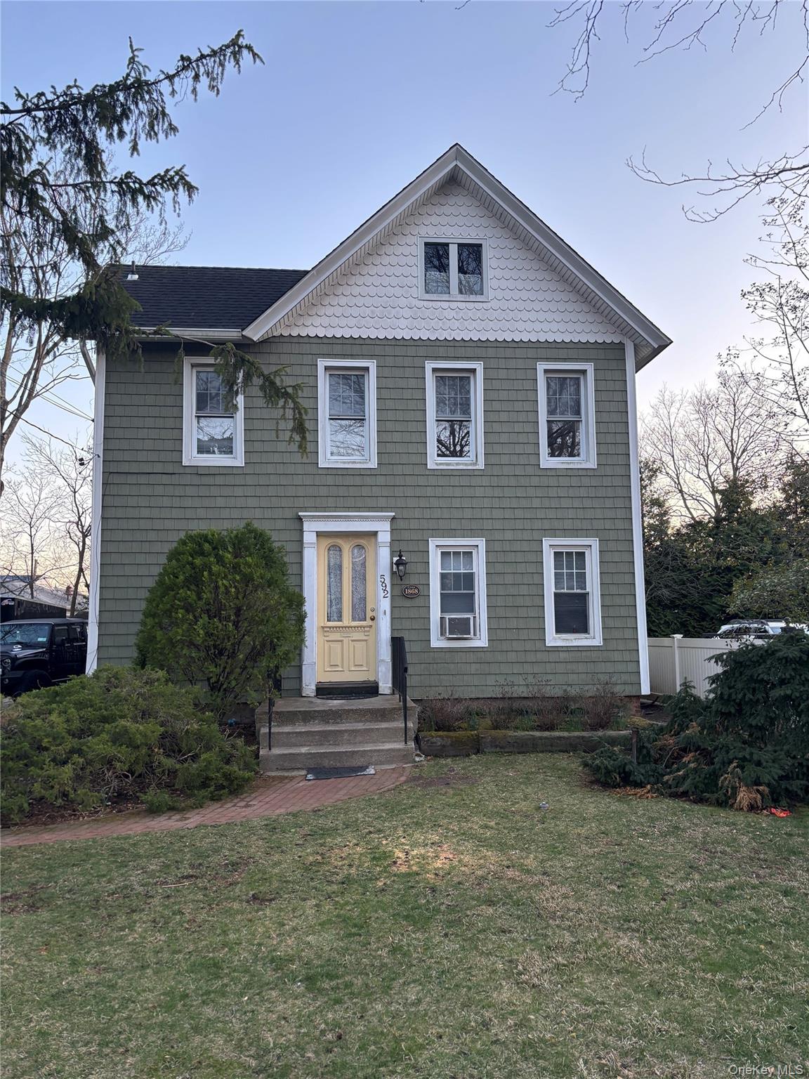 592 Scranton Avenue # 1, Lynbrook, NY 11563