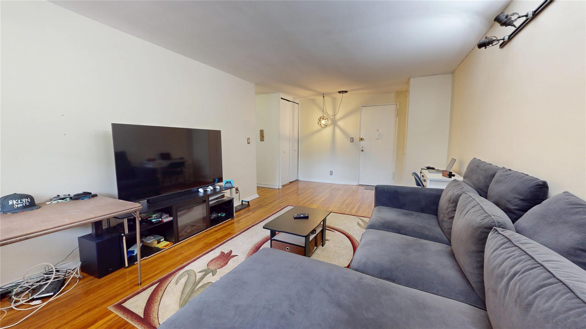 142-20 84th Drive # 3K, Briarwood, NY 11435