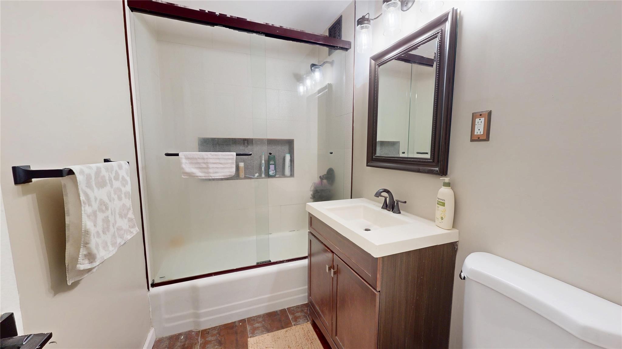 142-20 84th Drive # 3K, Briarwood, NY 11435