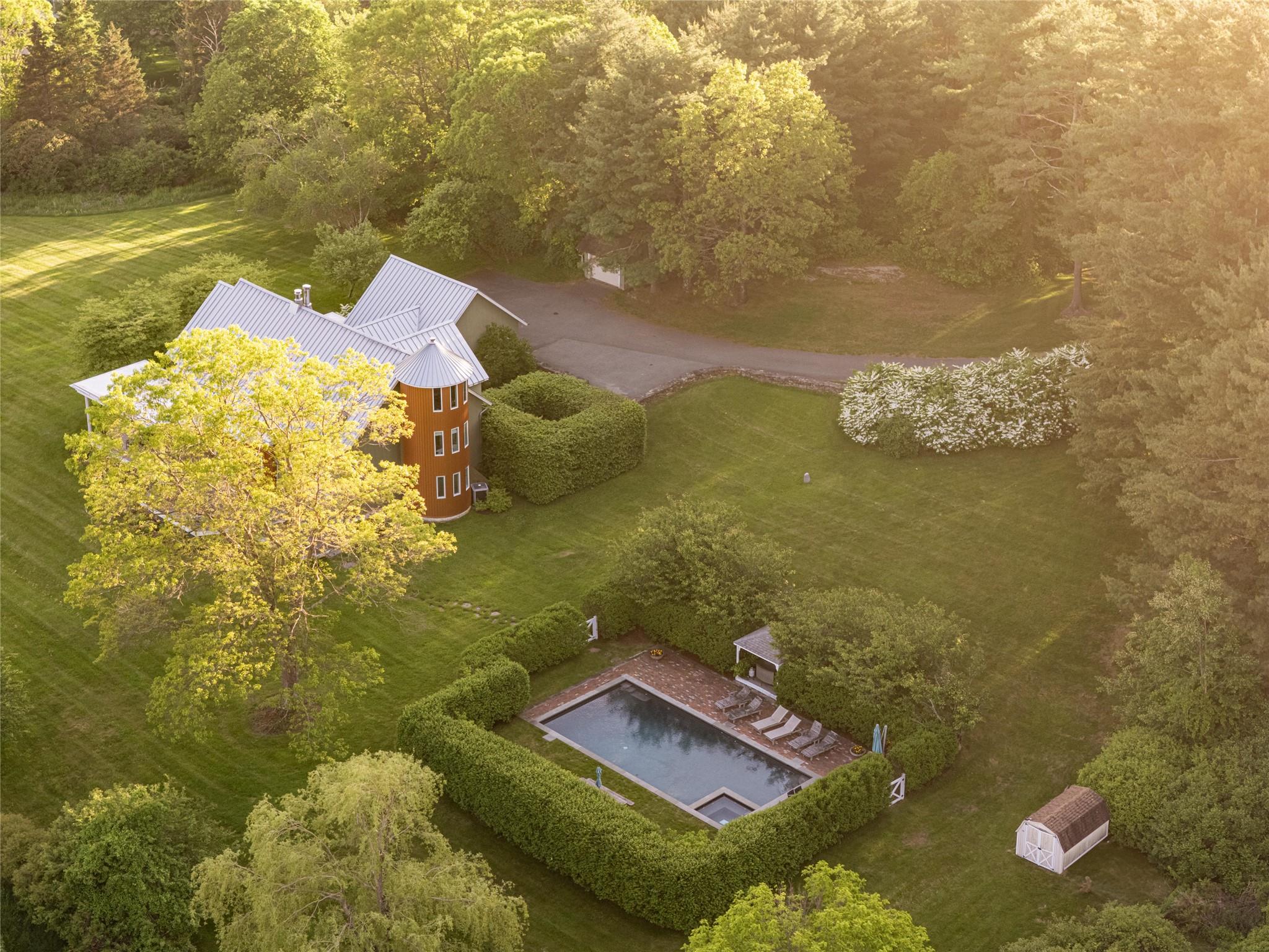 187 Old Mount Tom, Litchfield, NY 06750