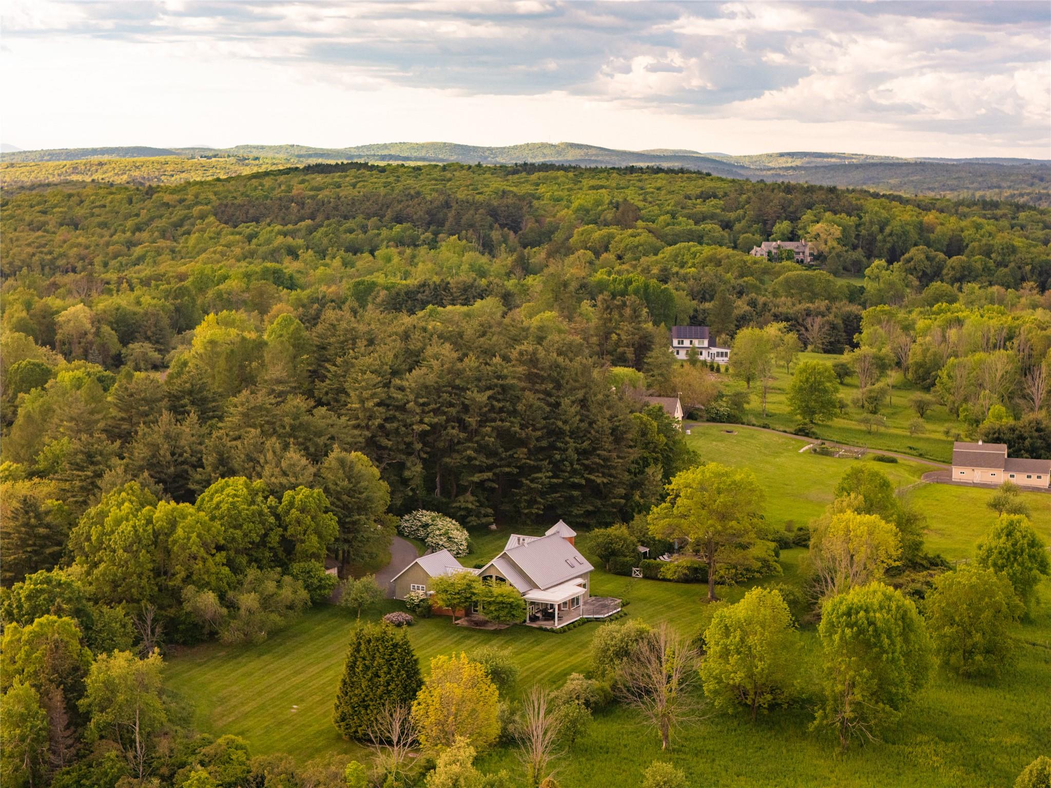 187 Old Mount Tom, Litchfield, NY 06750