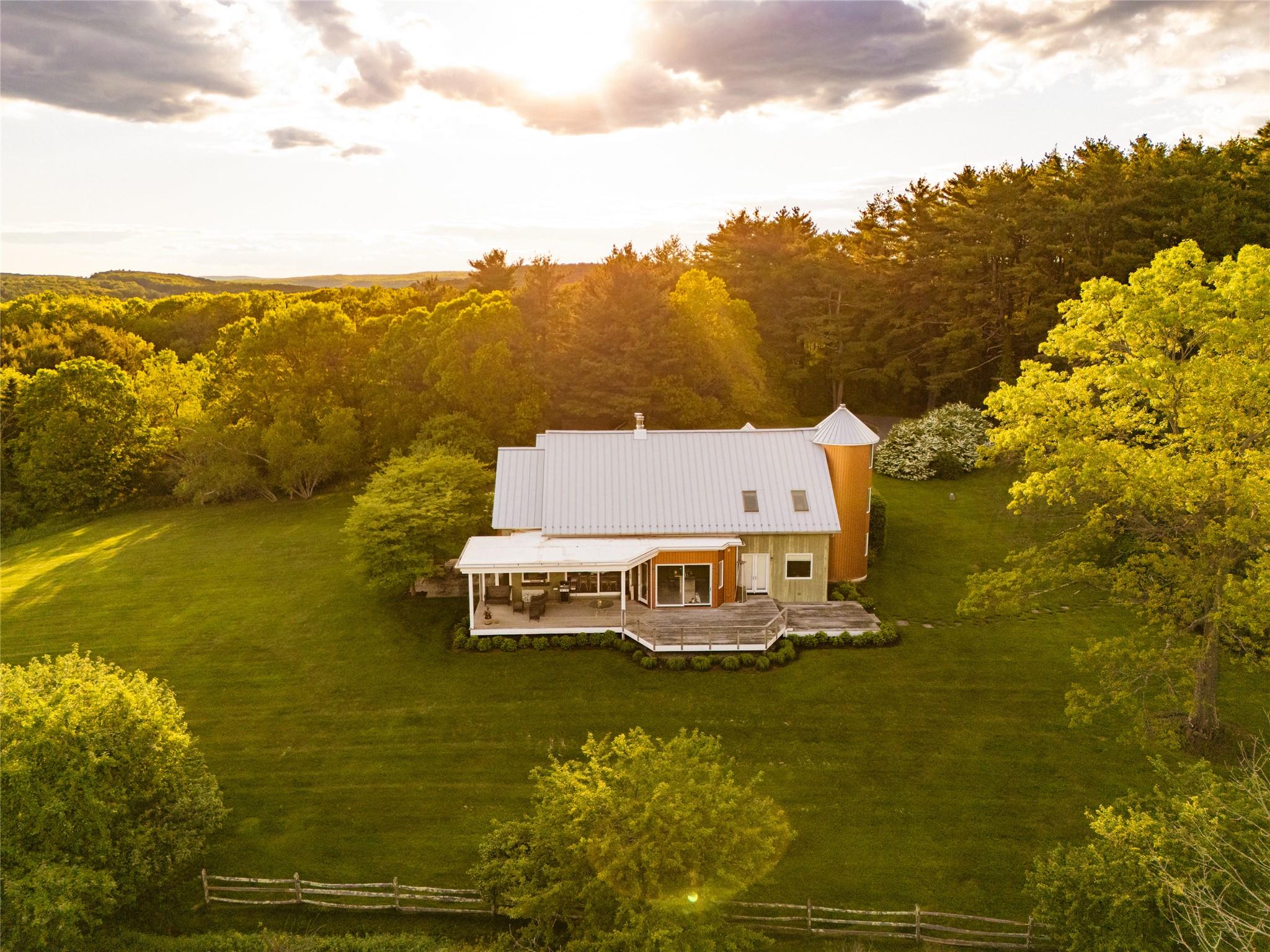 187 Old Mount Tom, Litchfield, NY 06750