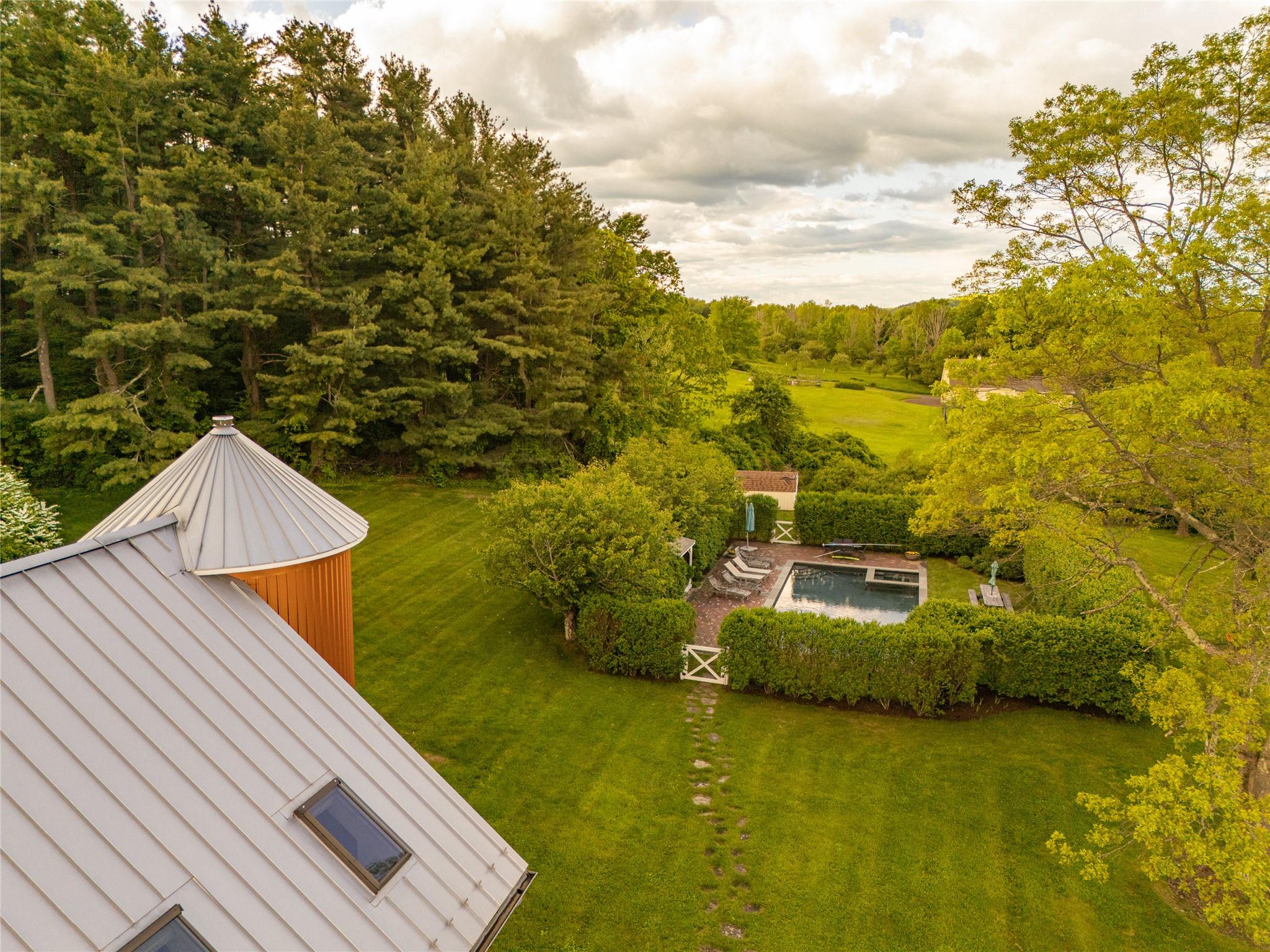 187 Old Mount Tom, Litchfield, NY 06750