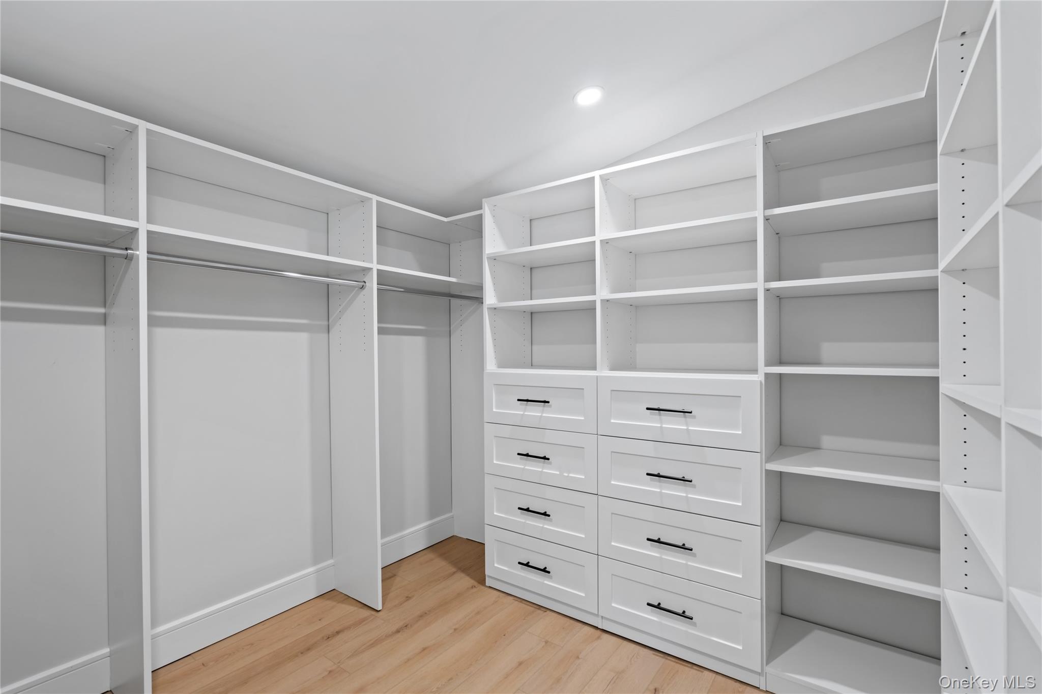 204 Centre Island Road, Oyster Bay, NY 11771