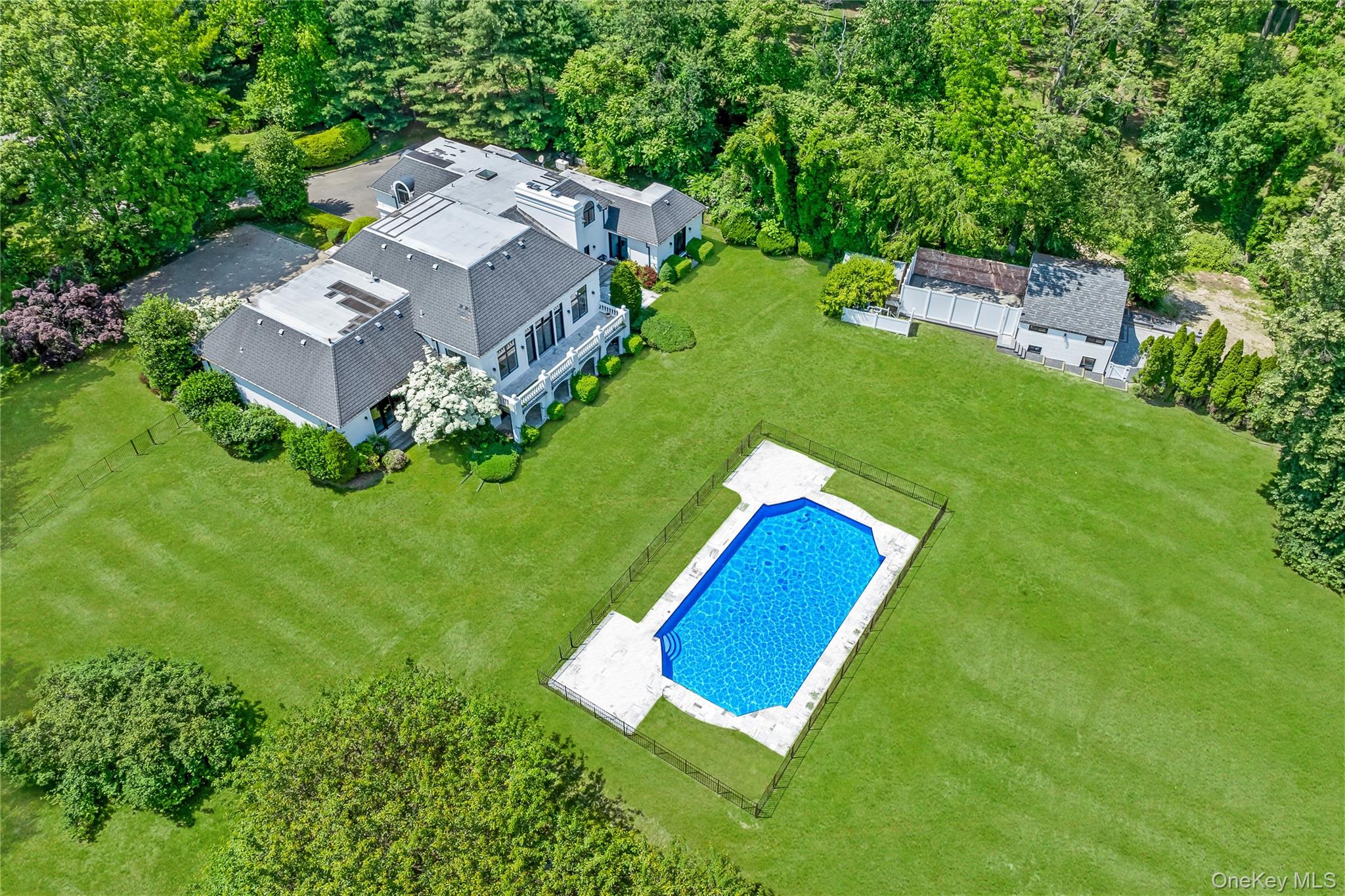 204 Centre Island Road, Oyster Bay, NY 11771