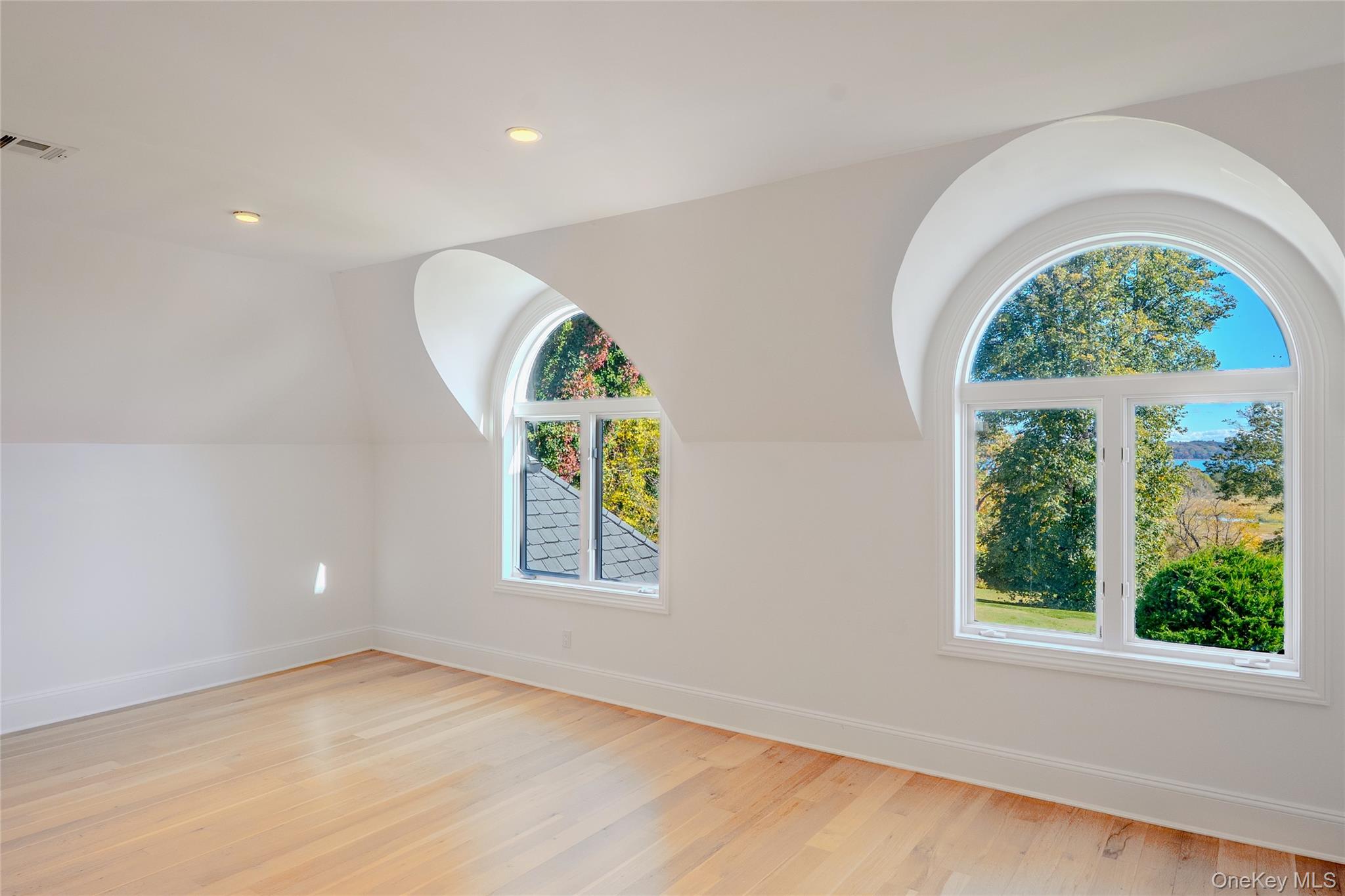 204 Centre Island Road, Oyster Bay, NY 11771