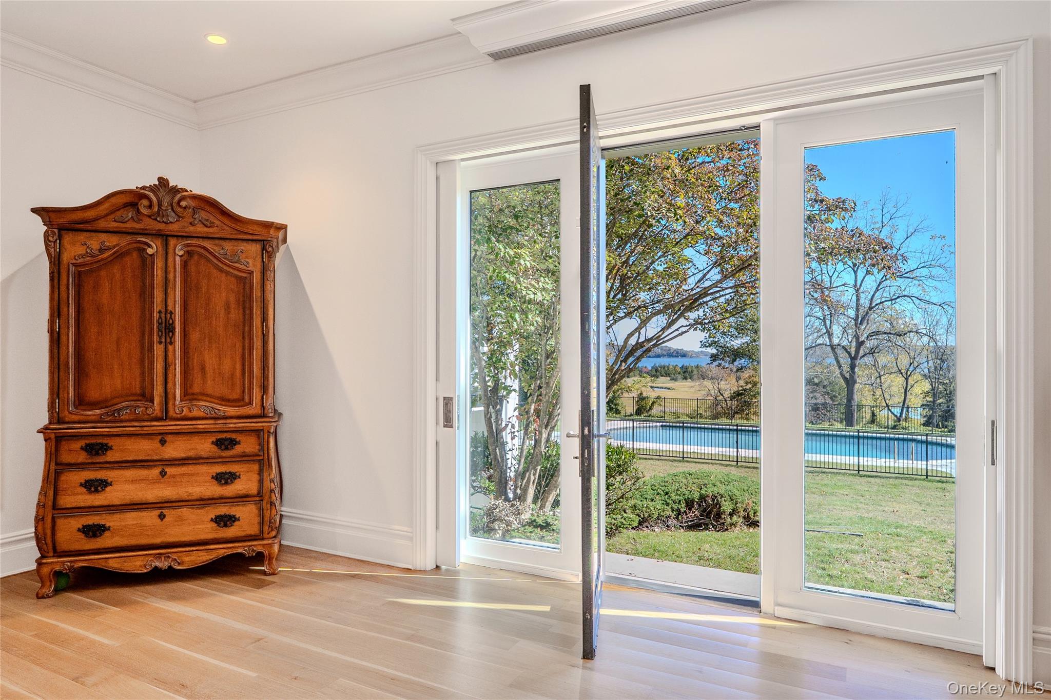 204 Centre Island Road, Oyster Bay, NY 11771