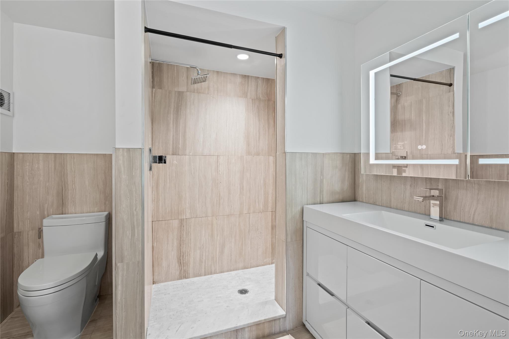 204 Centre Island Road, Oyster Bay, NY 11771