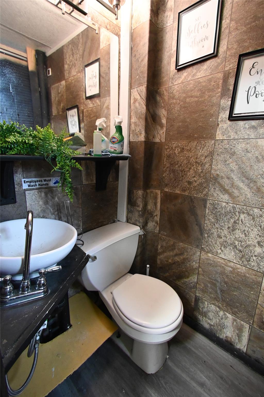 9-01 College Point Blvd, College Point, NY 11356