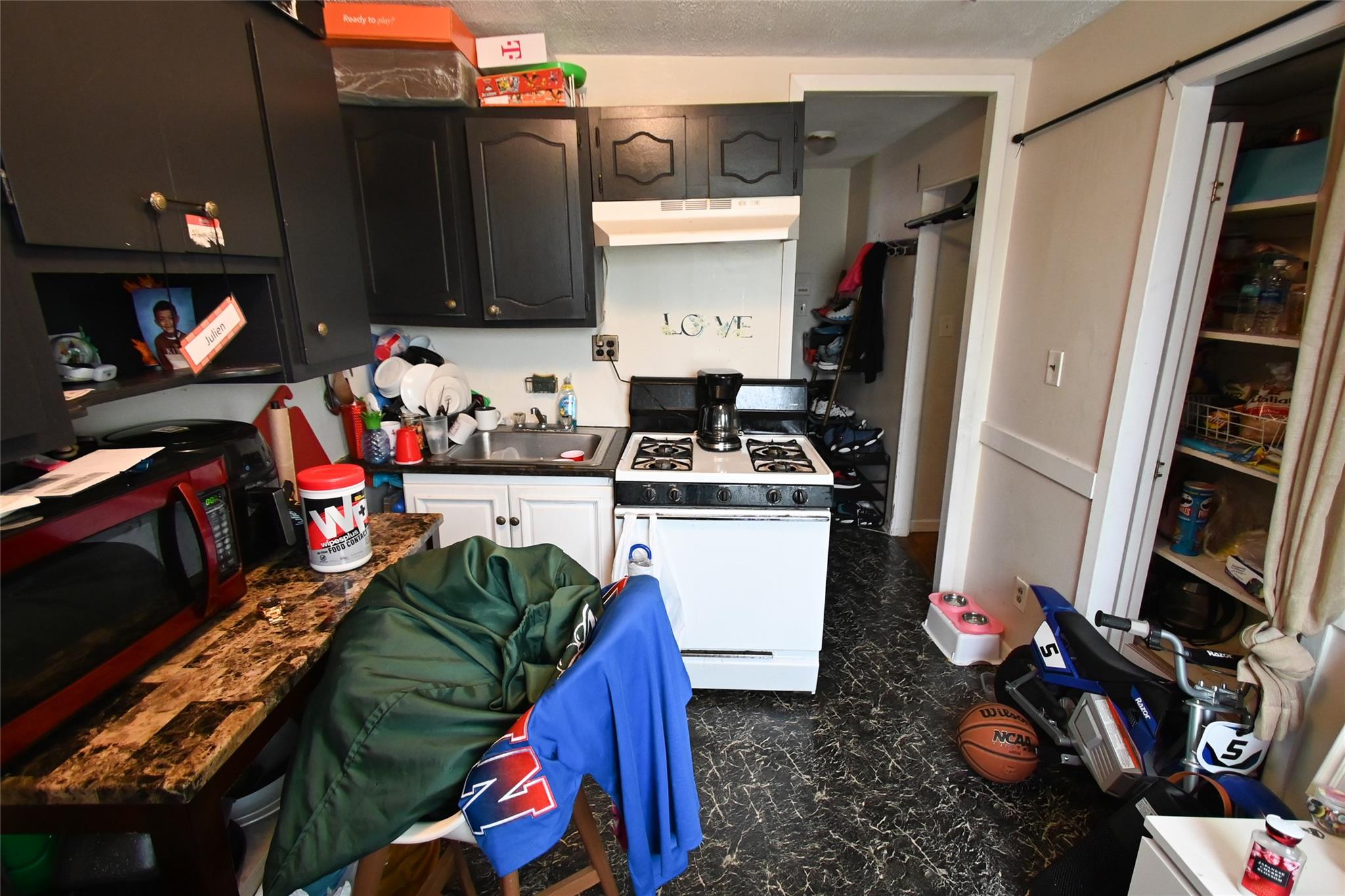 9-01 College Point Blvd, College Point, NY 11356