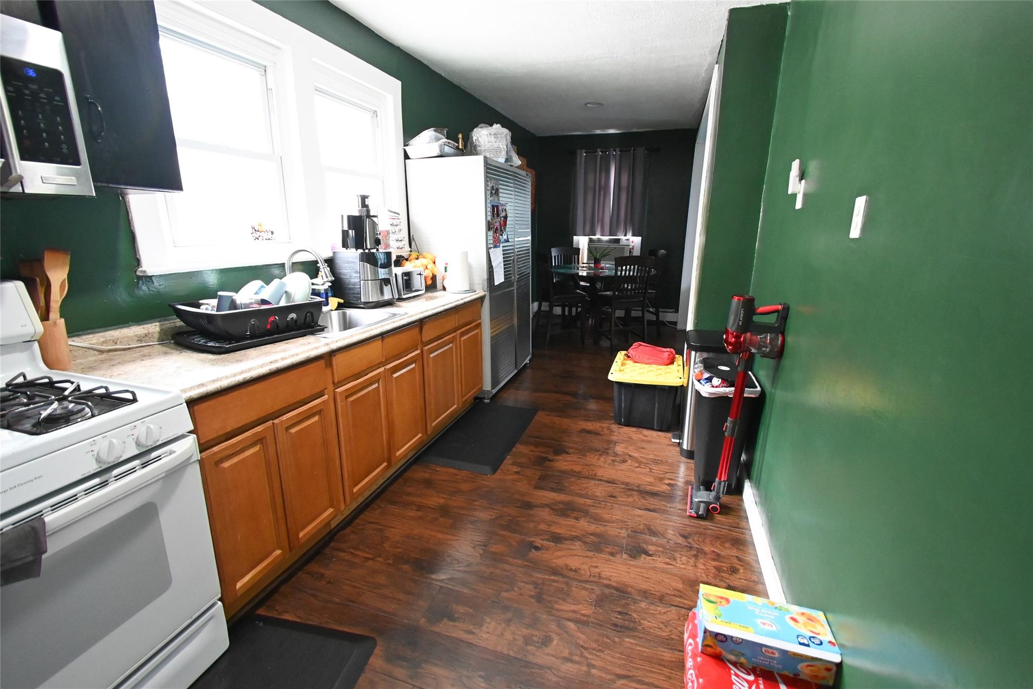 9-01 College Point Blvd, College Point, NY 11356