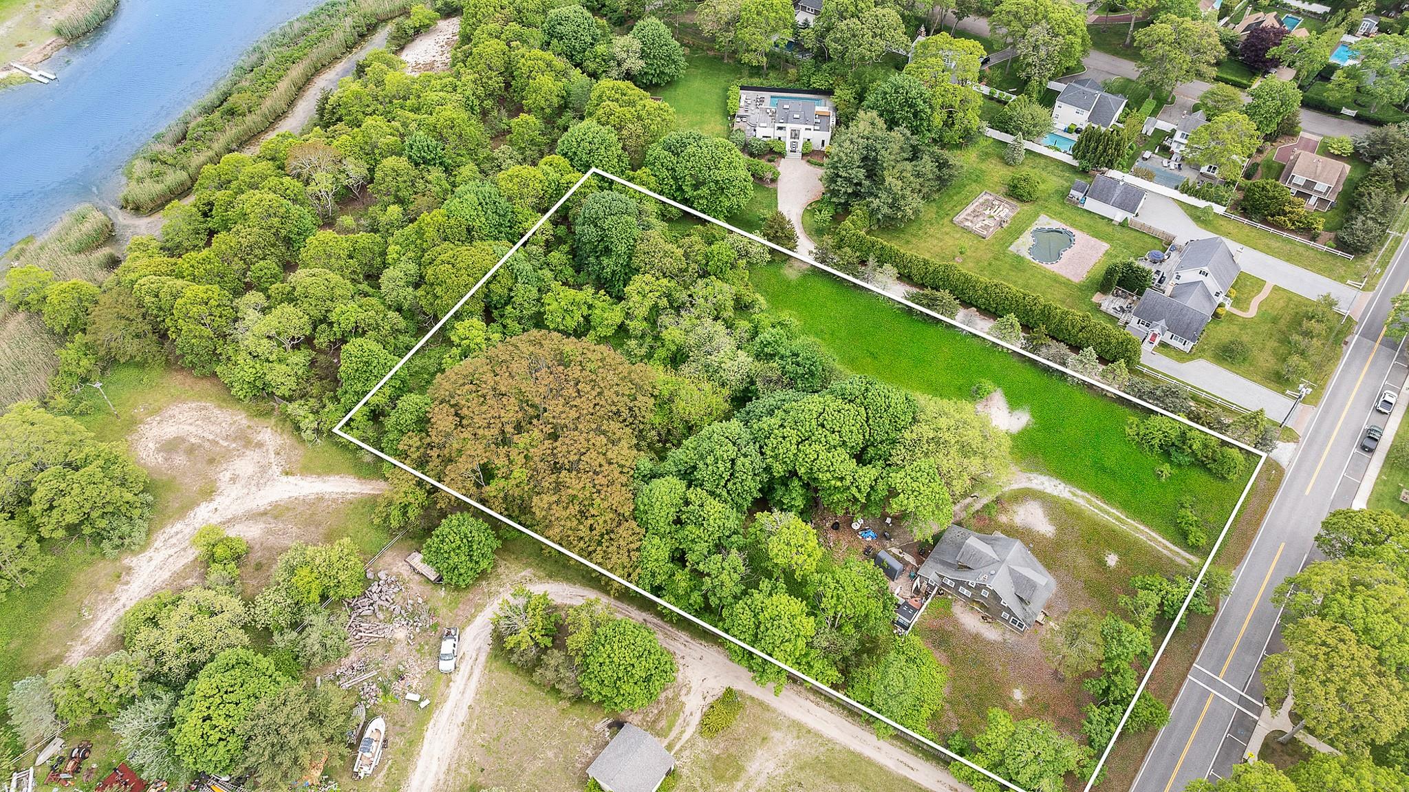 26 Mill Road, Remsenburg, NY 11960