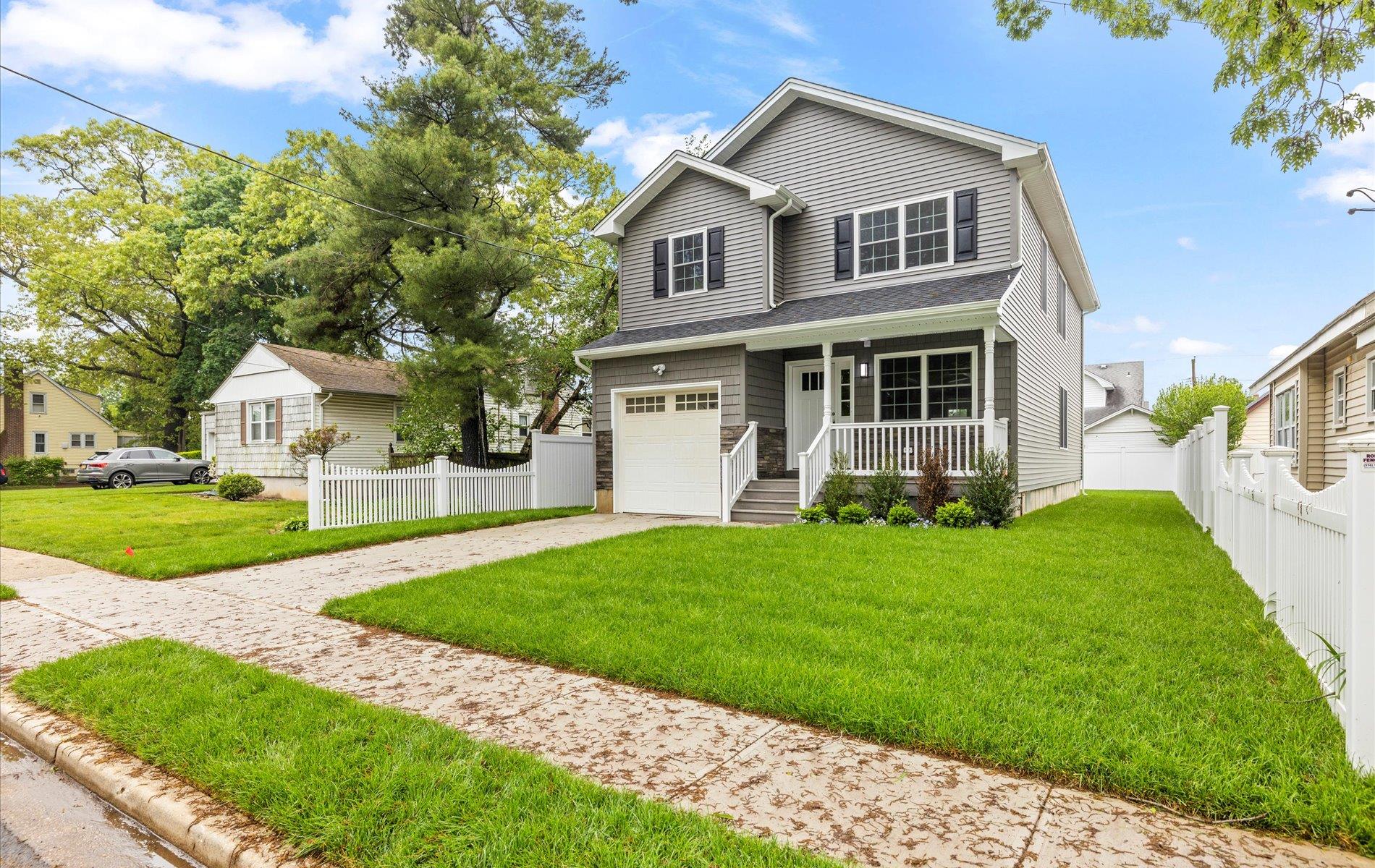 1850 Voshage Street, Baldwin, NY 11510