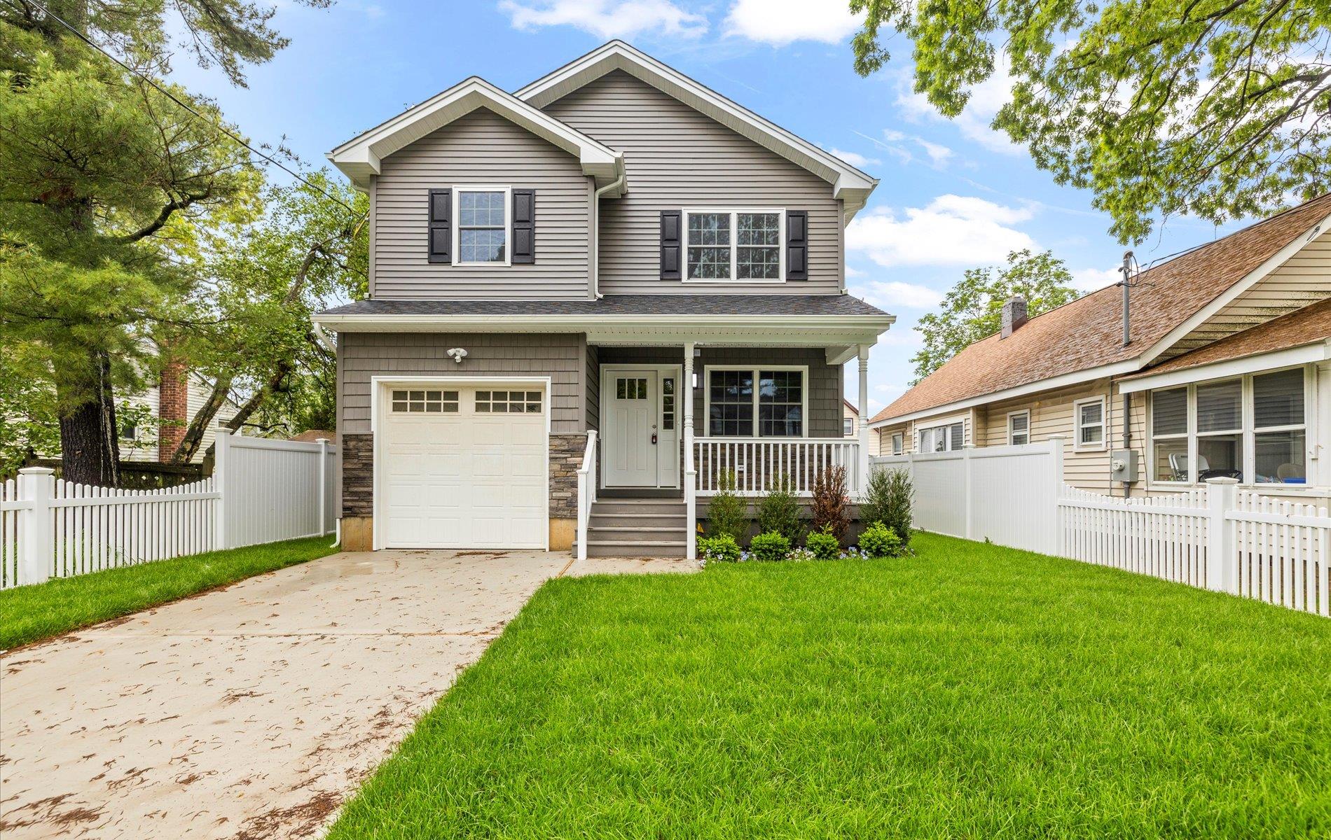 1850 Voshage Street, Baldwin, NY 11510