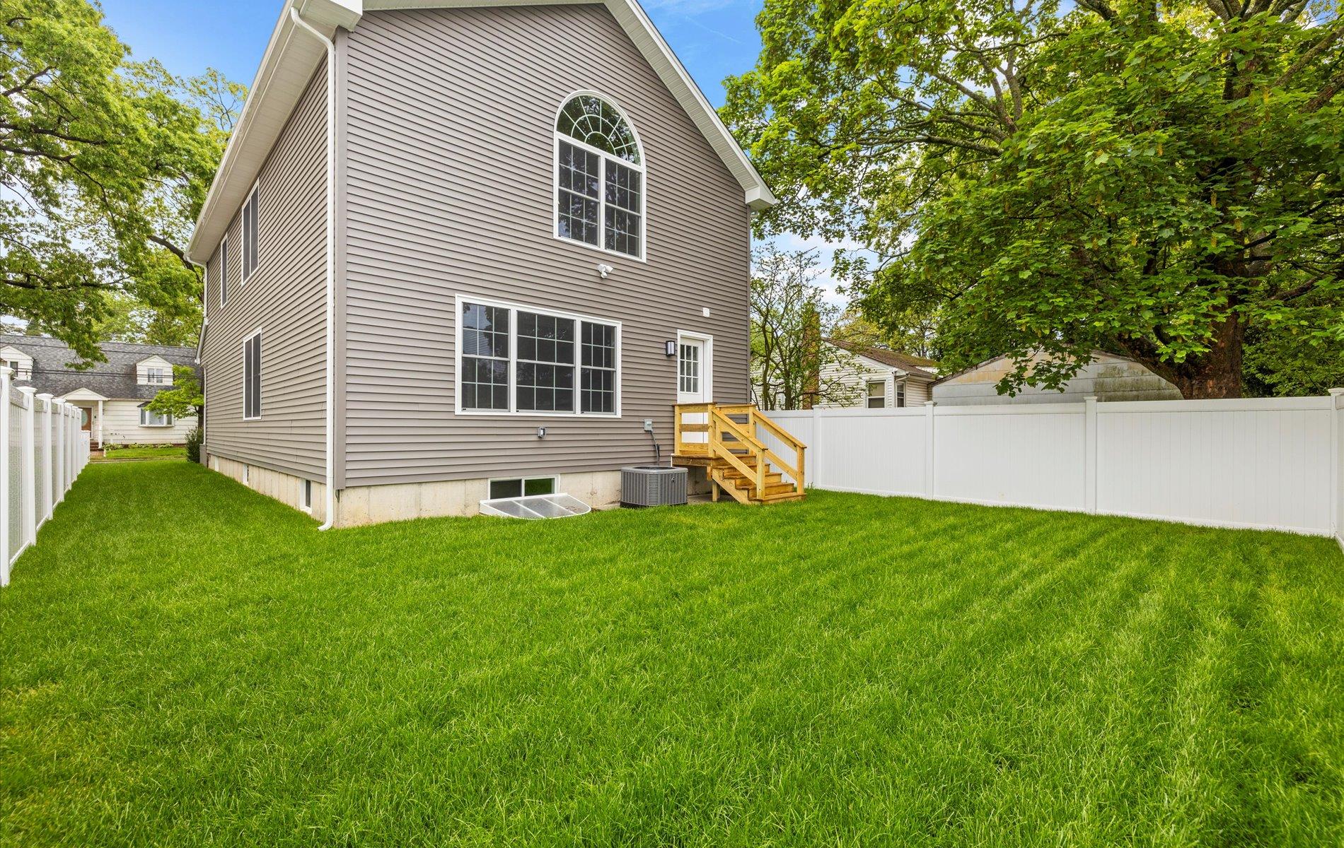 1850 Voshage Street, Baldwin, NY 11510