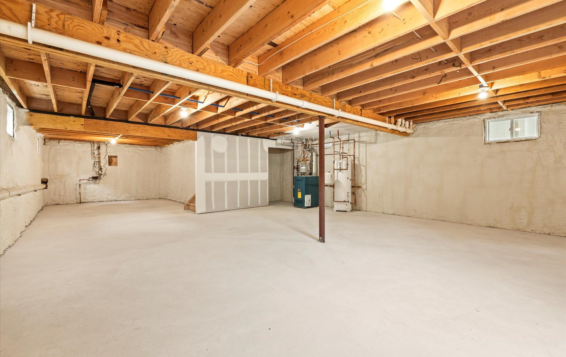 1850 Voshage Street, Baldwin, NY 11510