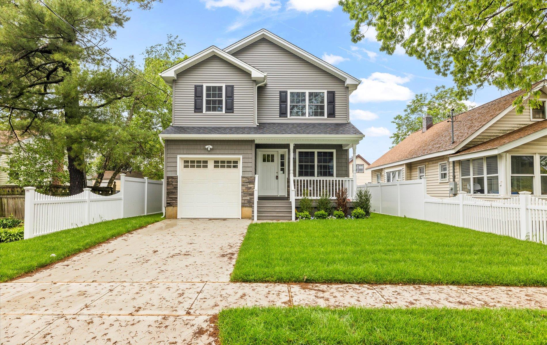 1850 Voshage Street, Baldwin, NY 11510