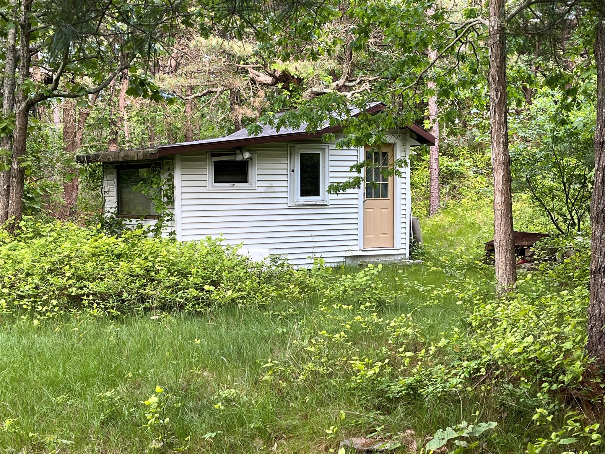 1818 County Road 39, Southampton, NY 11968