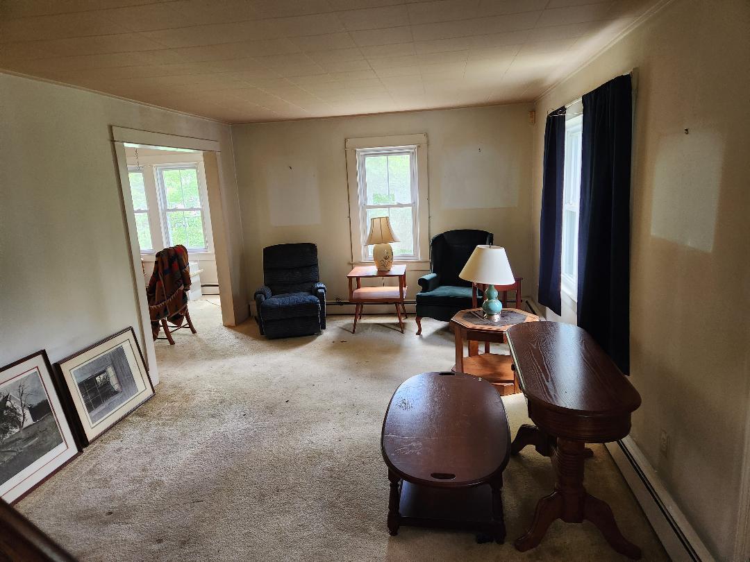 9 Vail Avenue, East Quogue, NY 11942