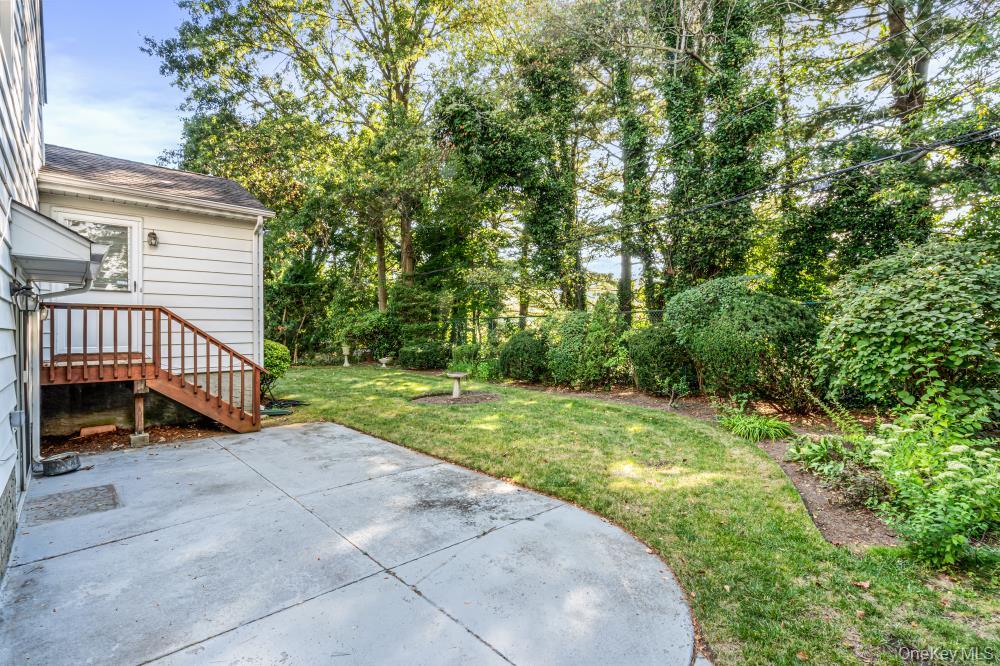 140 Hayes Street, Garden City, NY 11530