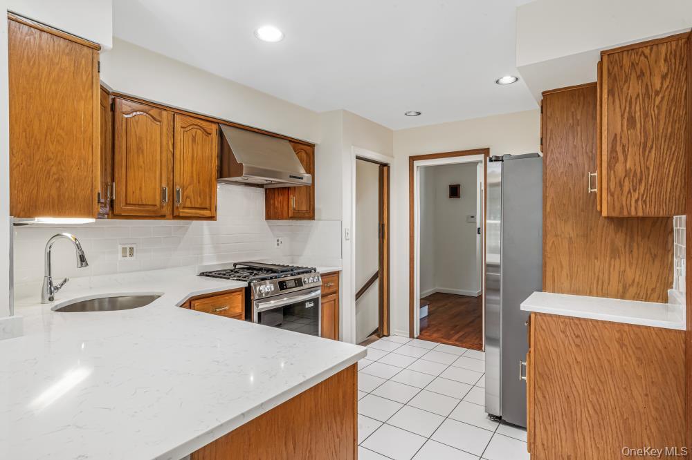 140 Hayes Street, Garden City, NY 11530