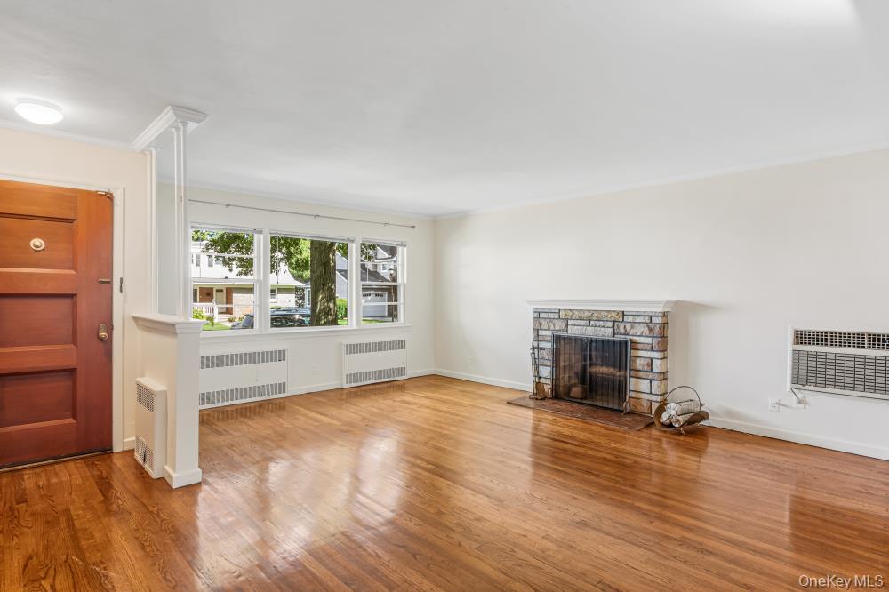 140 Hayes Street, Garden City, NY 11530