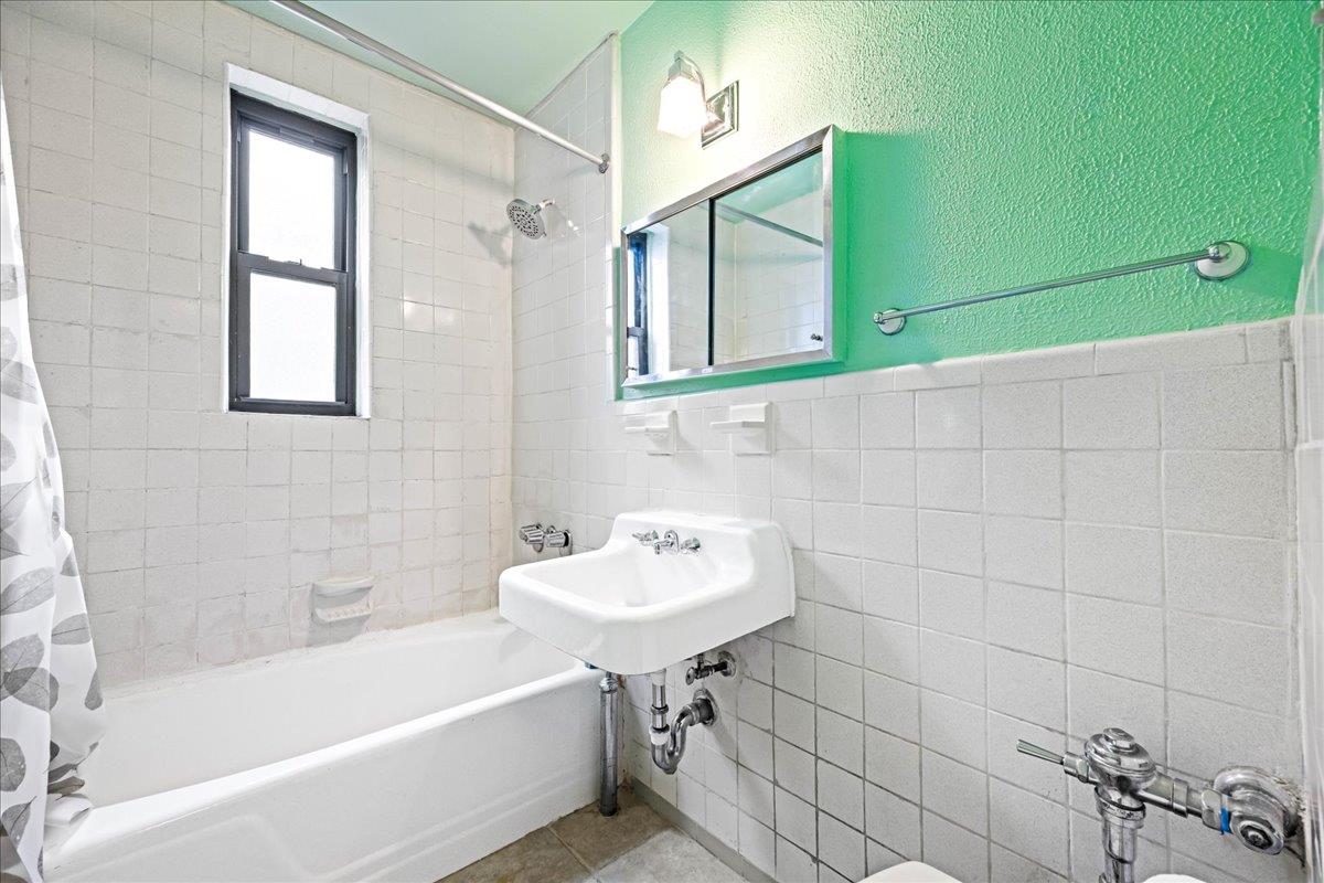 2015 St Paul Avenue # 3G, Bronx, NY 10461