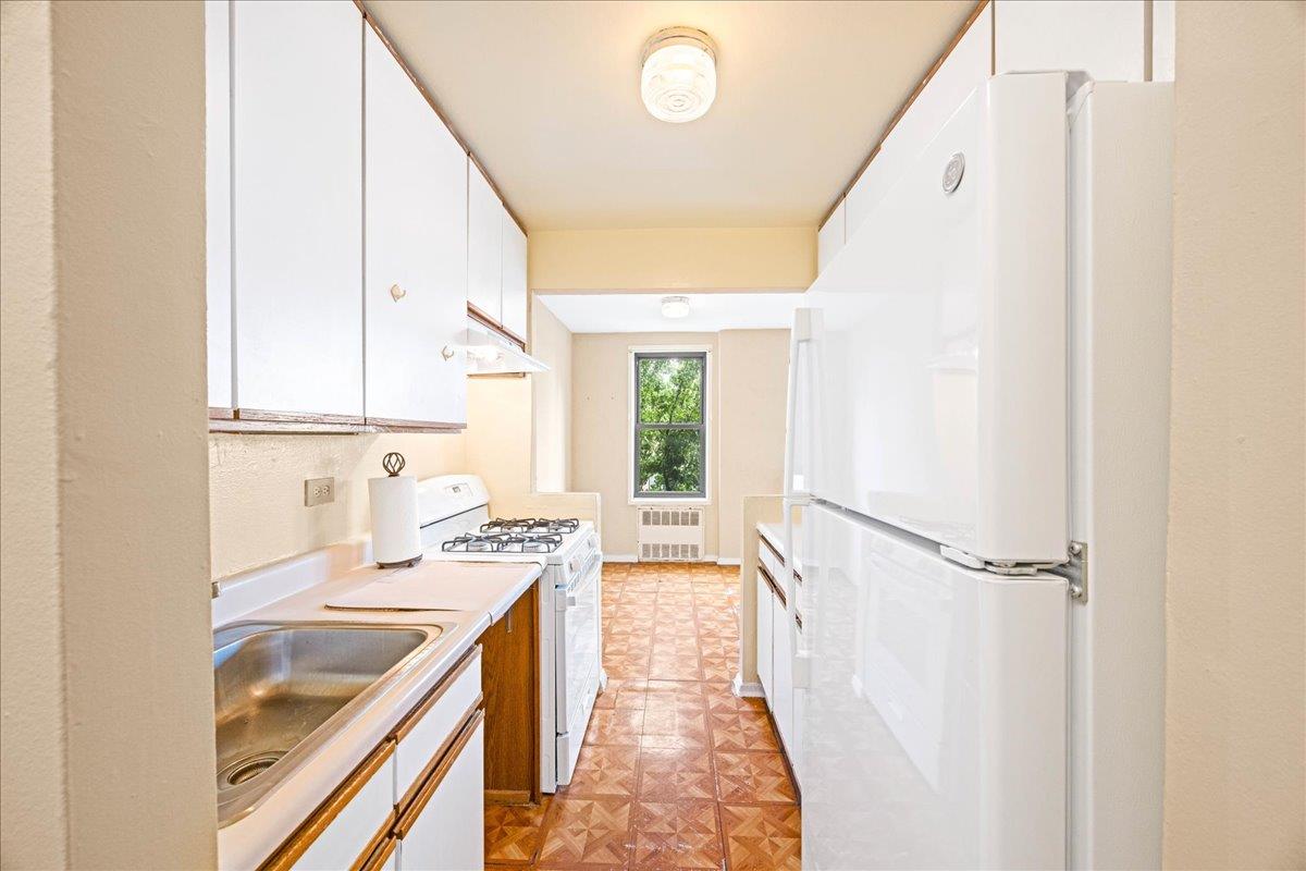 2015 St Paul Avenue # 3G, Bronx, NY 10461