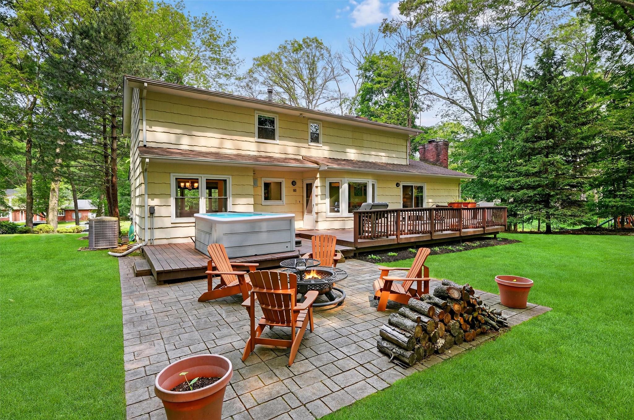 11 Robin Hood Road, Montebello, NY 10901